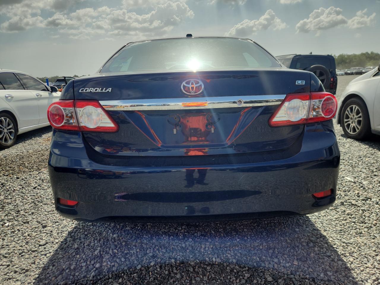 2011 Toyota Corolla Le Blue vin: 2T1BU4EE7BC707002