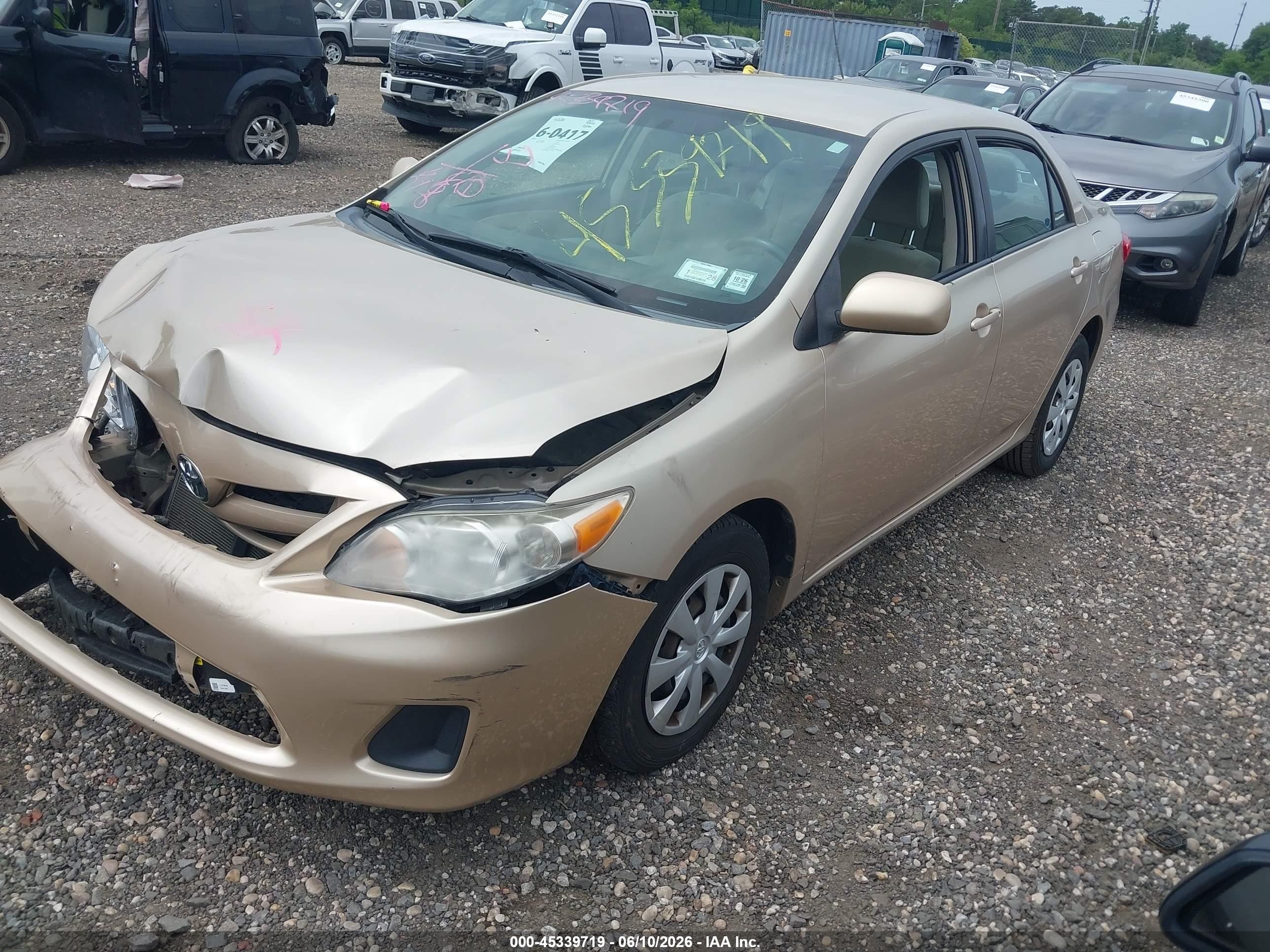 2011 Toyota Corolla Le Gold vin: 2T1BU4EE7BC707856