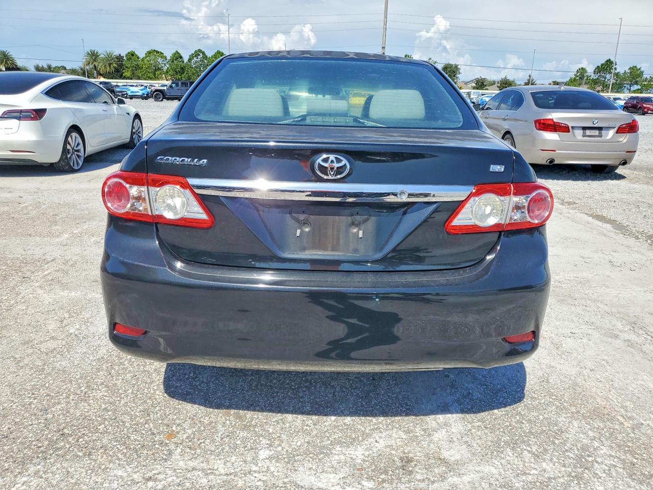 2011 Toyota Corolla Le Black vin: 2T1BU4EE7BC711776