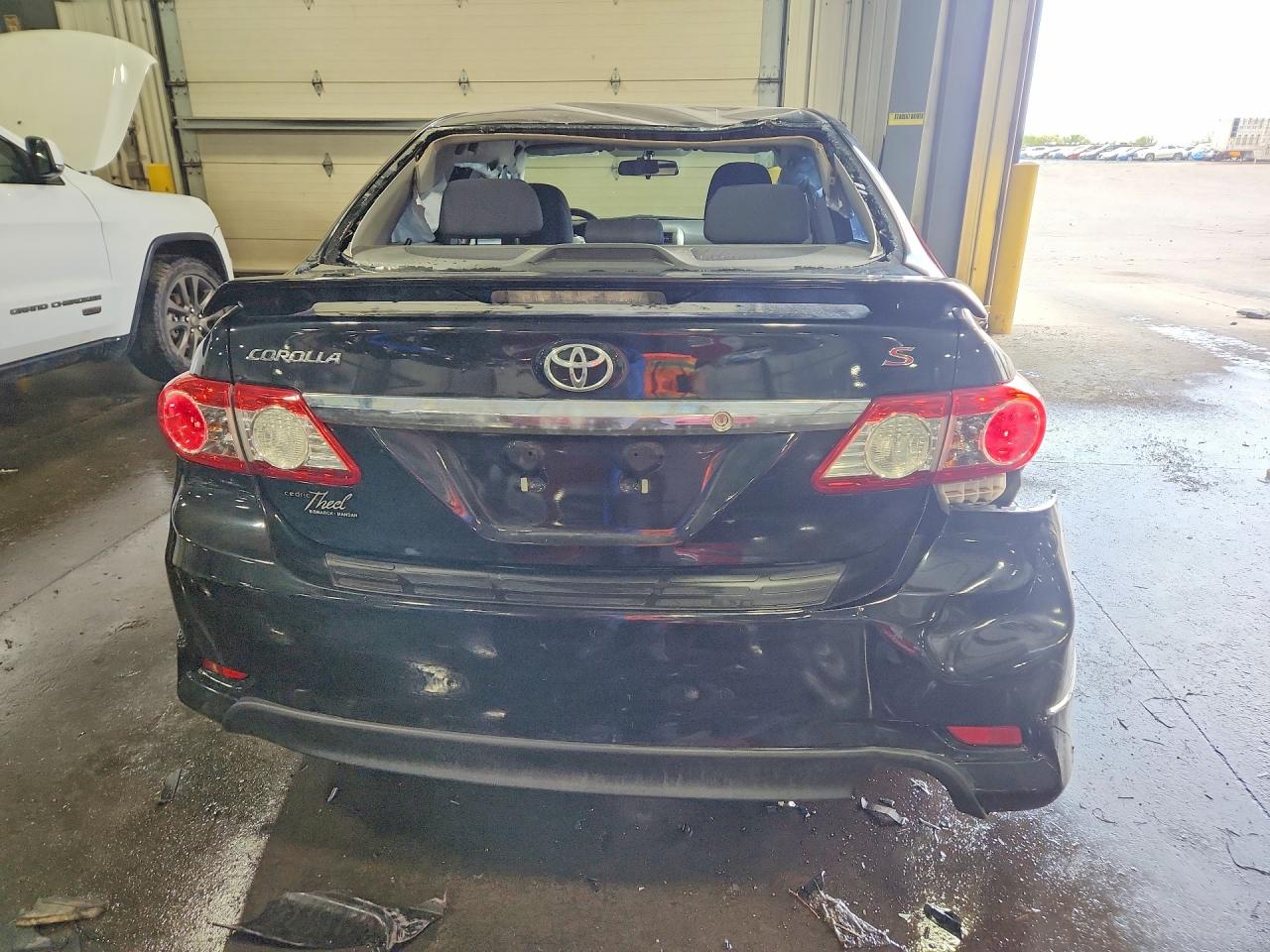 2011 Toyota Corolla S Черный vin: 2T1BU4EE7BC716685