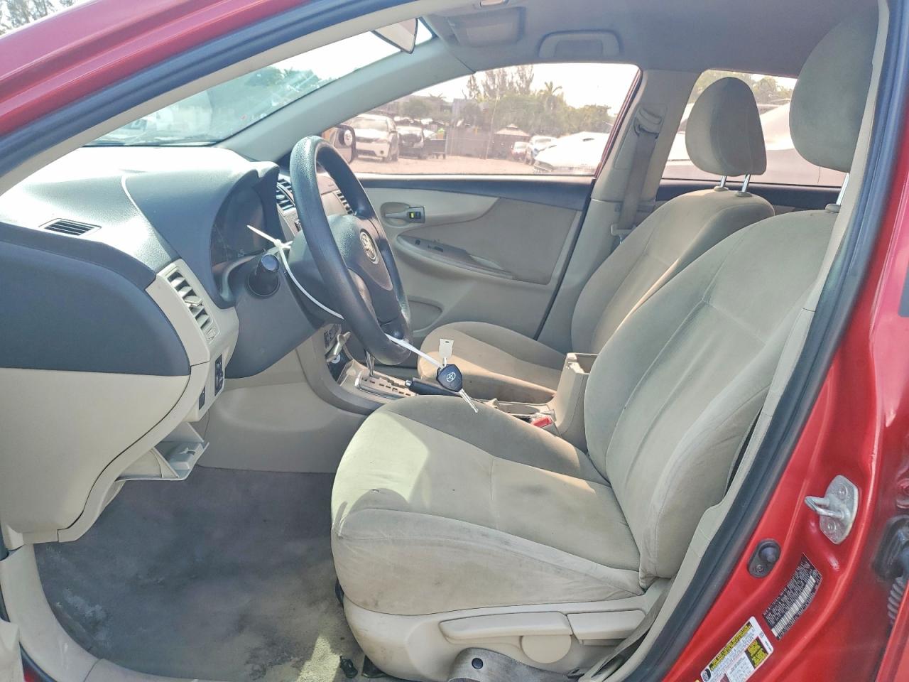2011 Toyota Corolla Le Red vin: 2T1BU4EE7BC720672