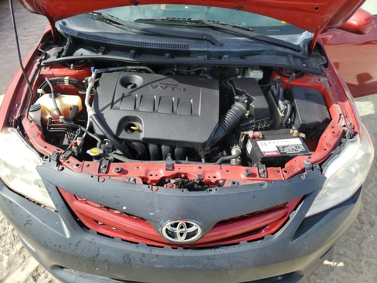 2011 Toyota Corolla Le Red vin: 2T1BU4EE7BC720672