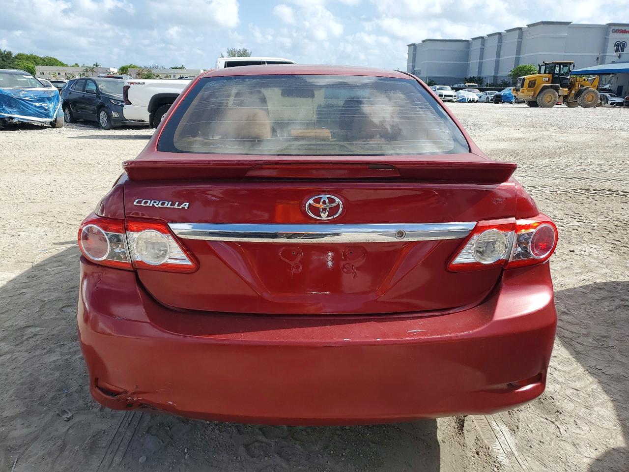 2011 Toyota Corolla Le Red vin: 2T1BU4EE7BC720672