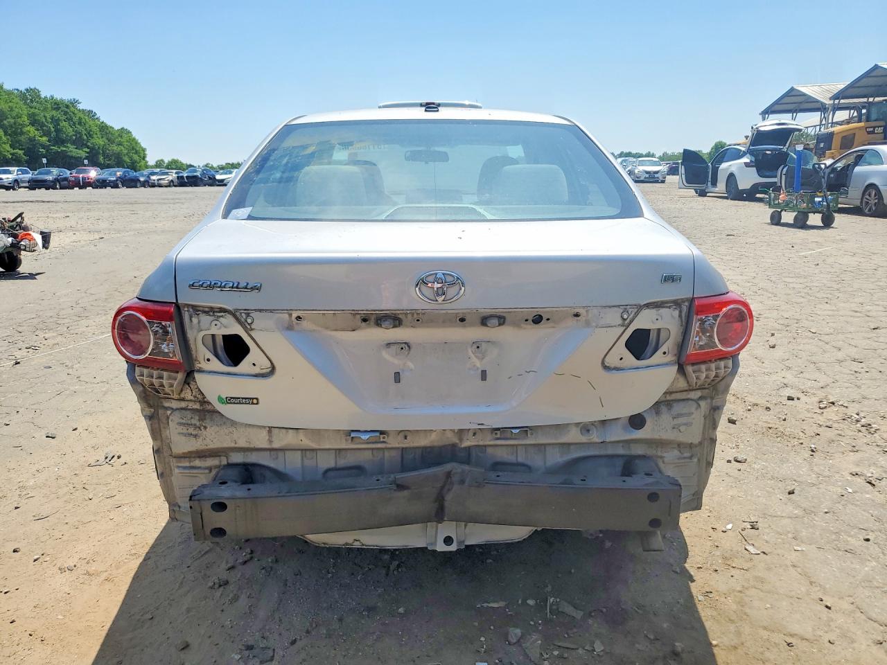 2011 Toyota Corolla Le Silver vin: 2T1BU4EE7BC722616