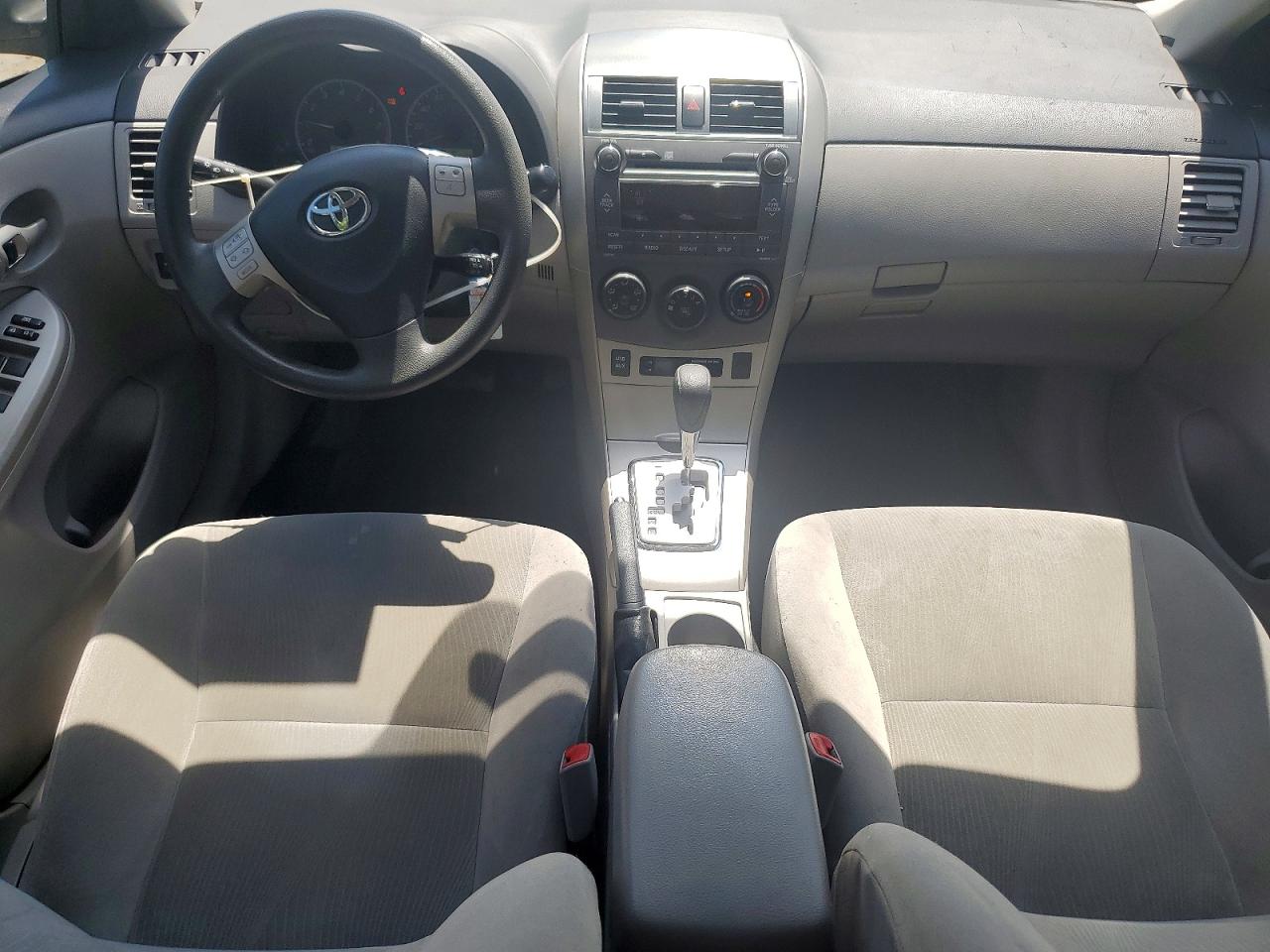 2011 Toyota Corolla Le Silver vin: 2T1BU4EE7BC722616