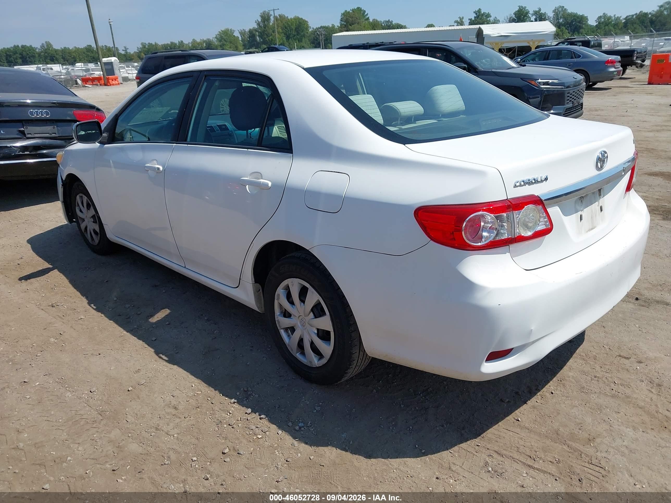 2011 Toyota Corolla Le White vin: 2T1BU4EE7BC731770