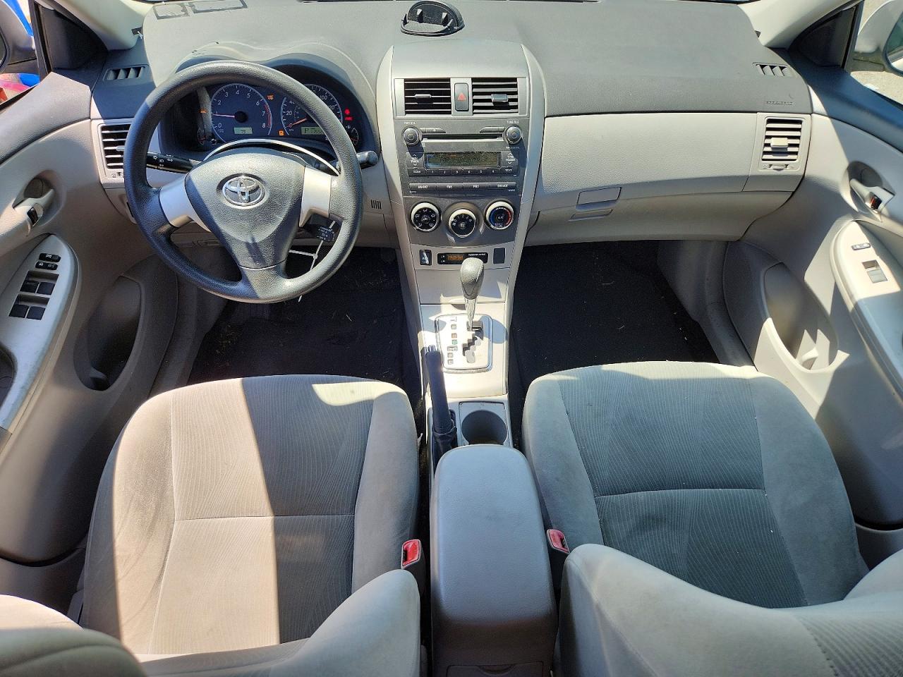 2011 Toyota Corolla Le White vin: 2T1BU4EE7BC738069