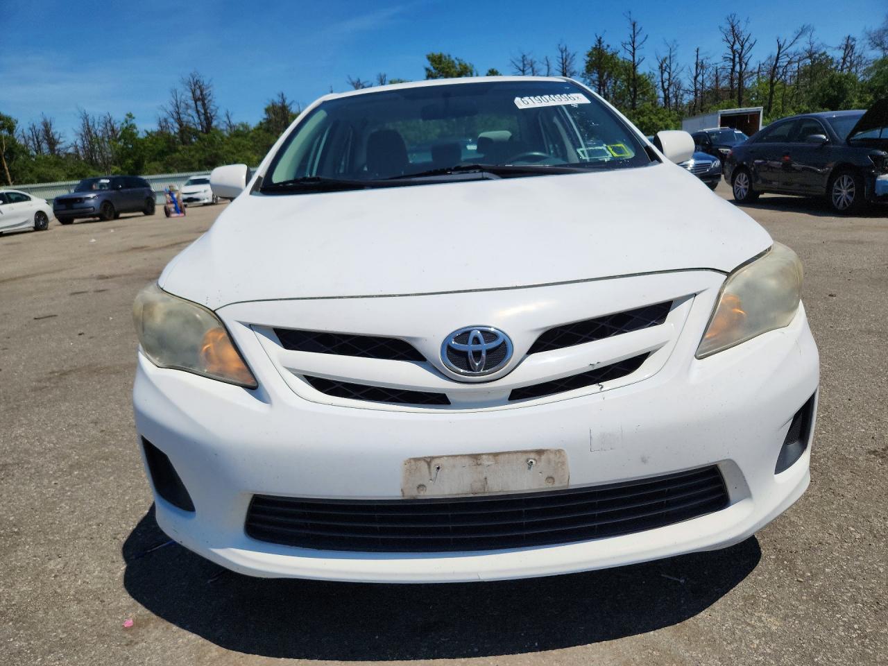 2011 Toyota Corolla Le White vin: 2T1BU4EE7BC738069