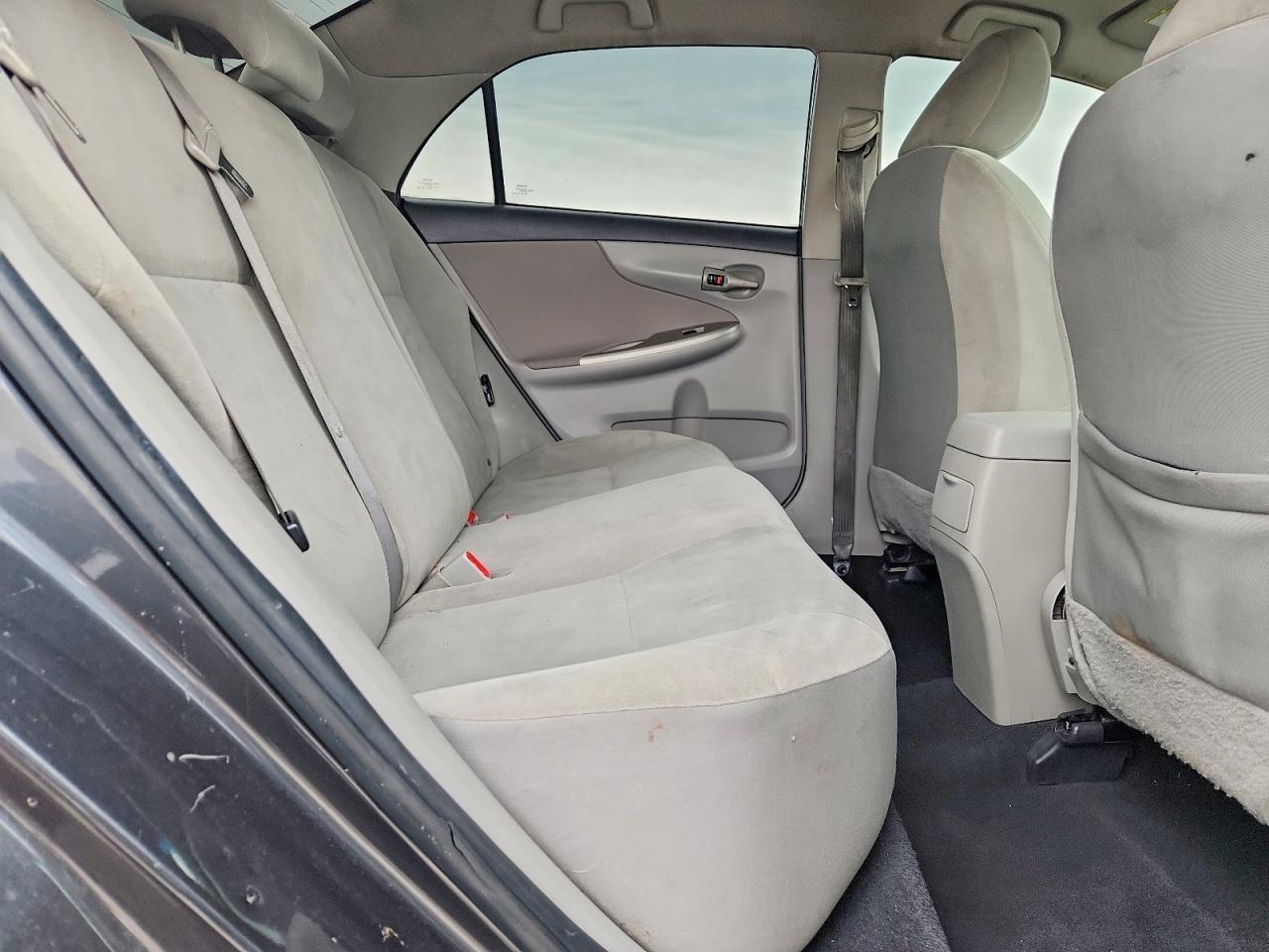 2011 Toyota Corolla Le Gray vin: 2T1BU4EE7BC740131