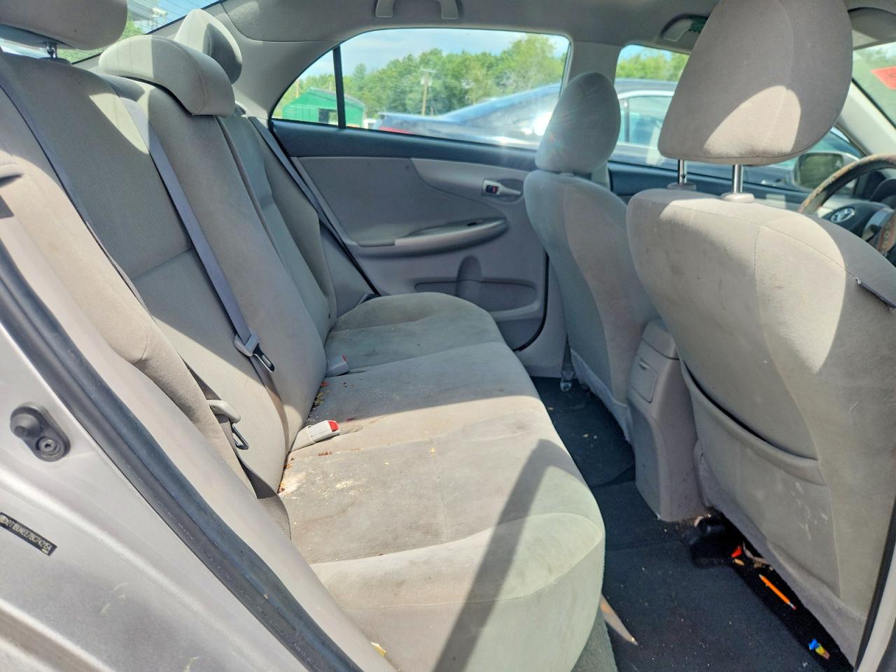 2011 Toyota Corolla Le Silver vin: 2T1BU4EE7BC742154