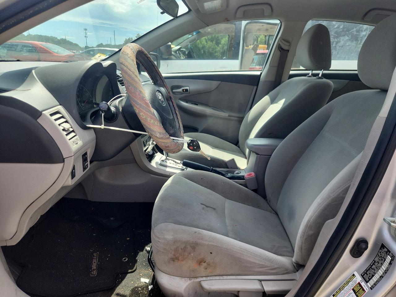 2011 Toyota Corolla Le Silver vin: 2T1BU4EE7BC742154