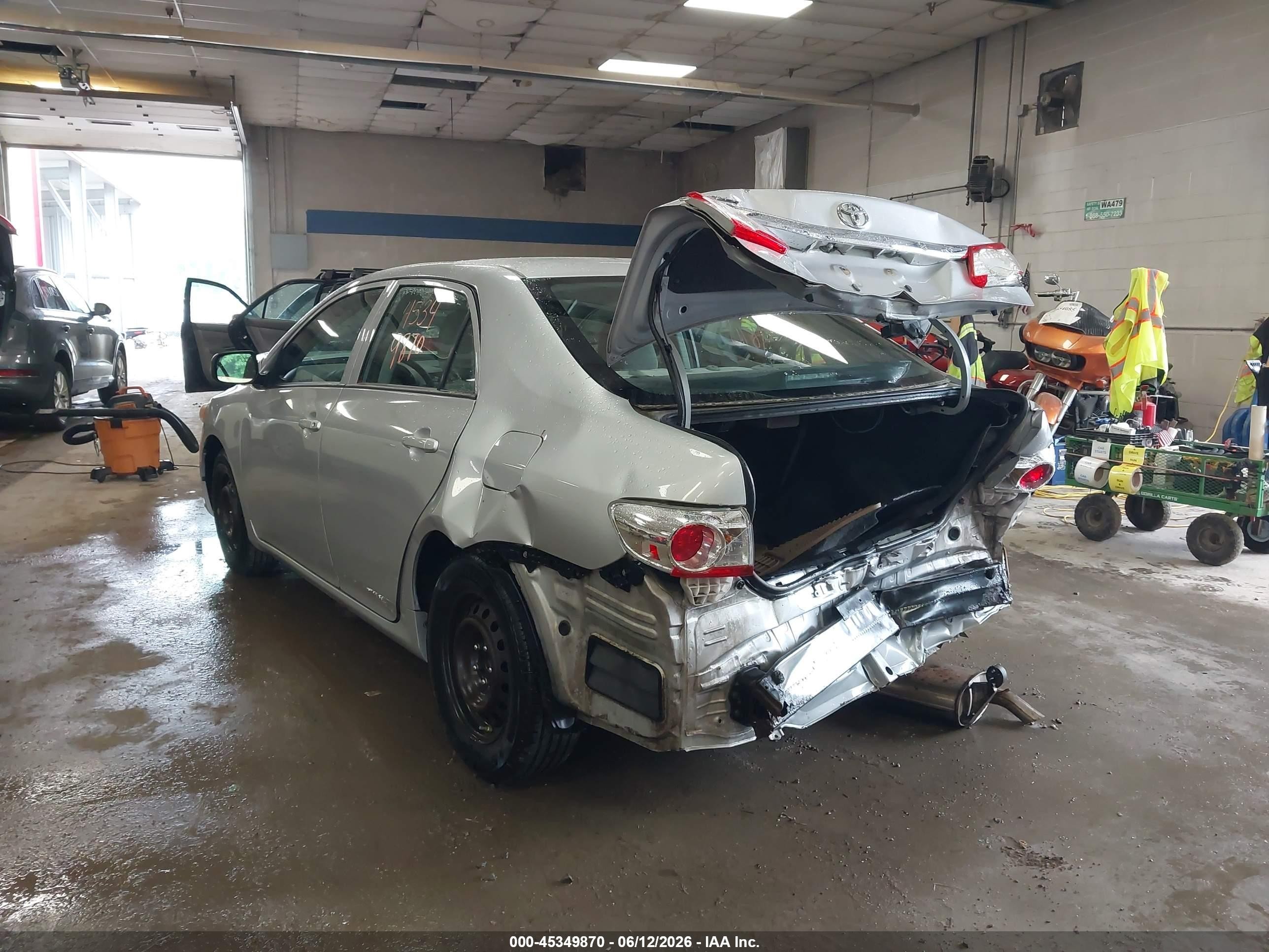 2011 Toyota Corolla   Silver vin: 2T1BU4EE7BC743370