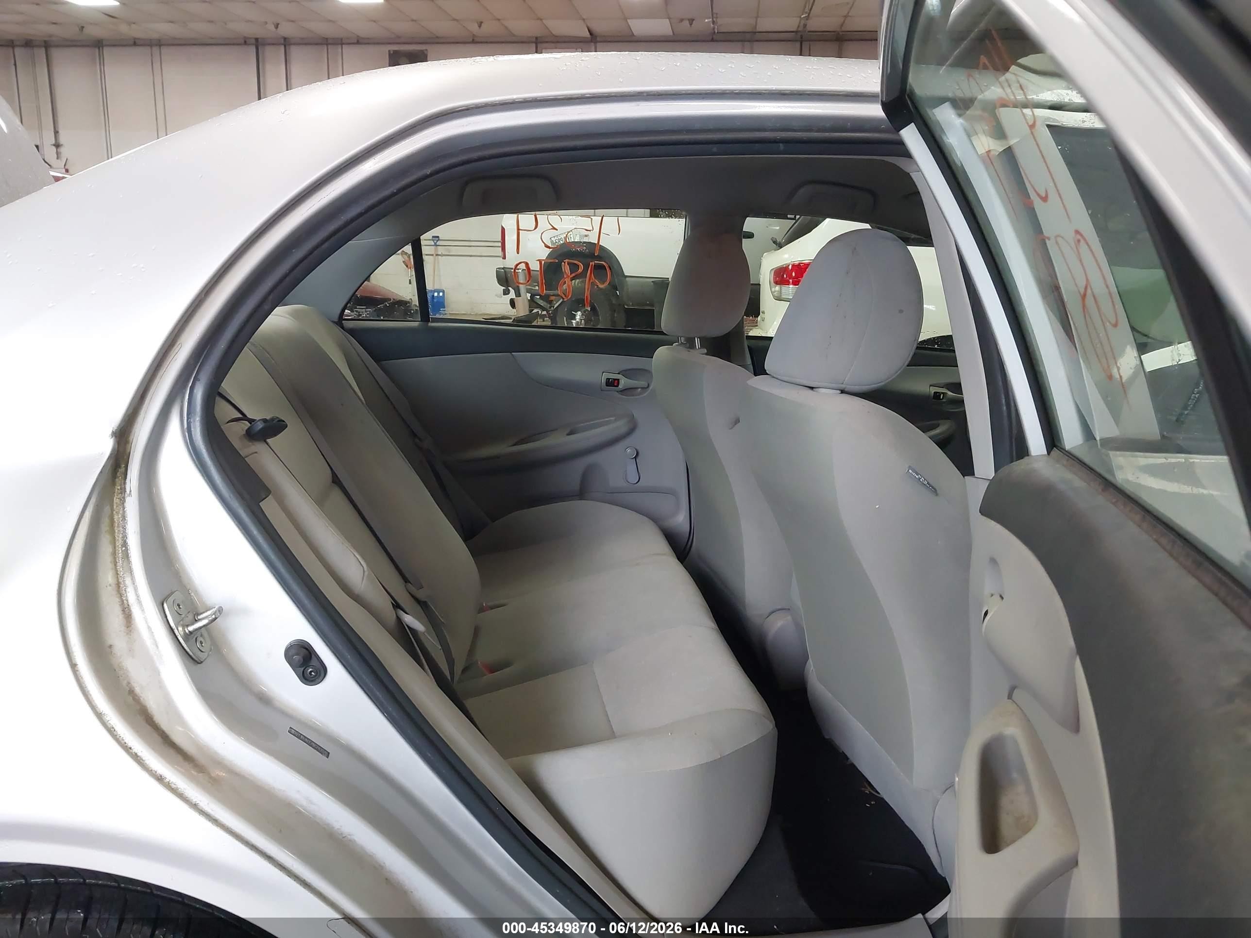 2011 Toyota Corolla   Silver vin: 2T1BU4EE7BC743370