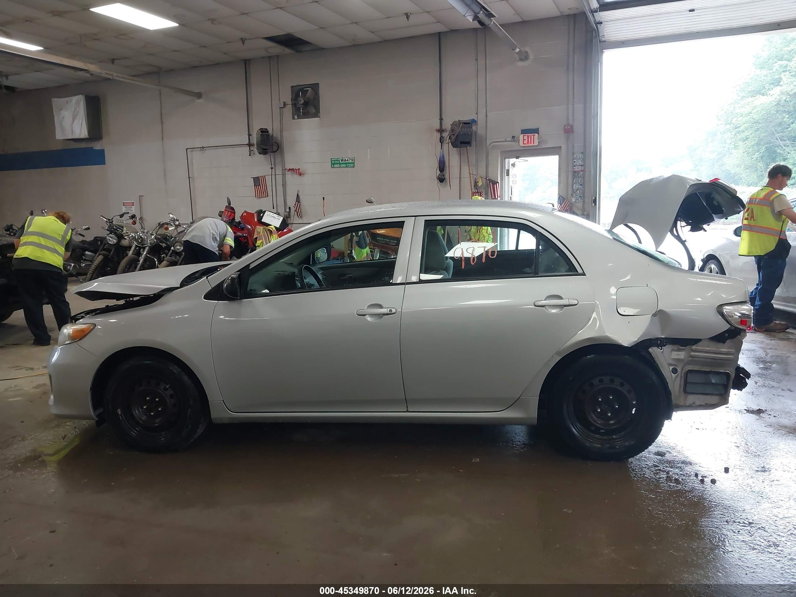 2011 Toyota Corolla   Silver vin: 2T1BU4EE7BC743370