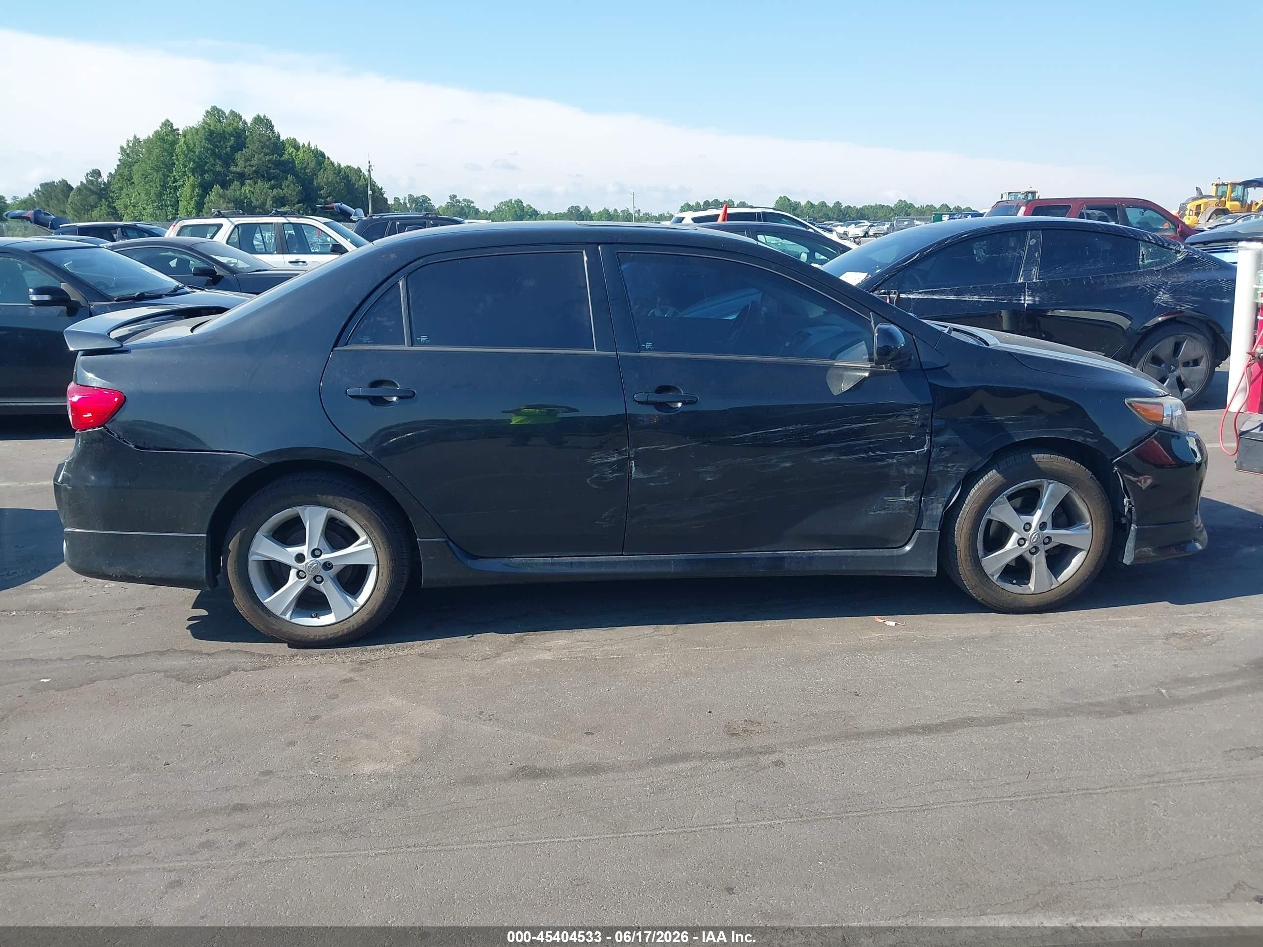 2011 Toyota Corolla S Черный vin: 2T1BU4EE7BC751985