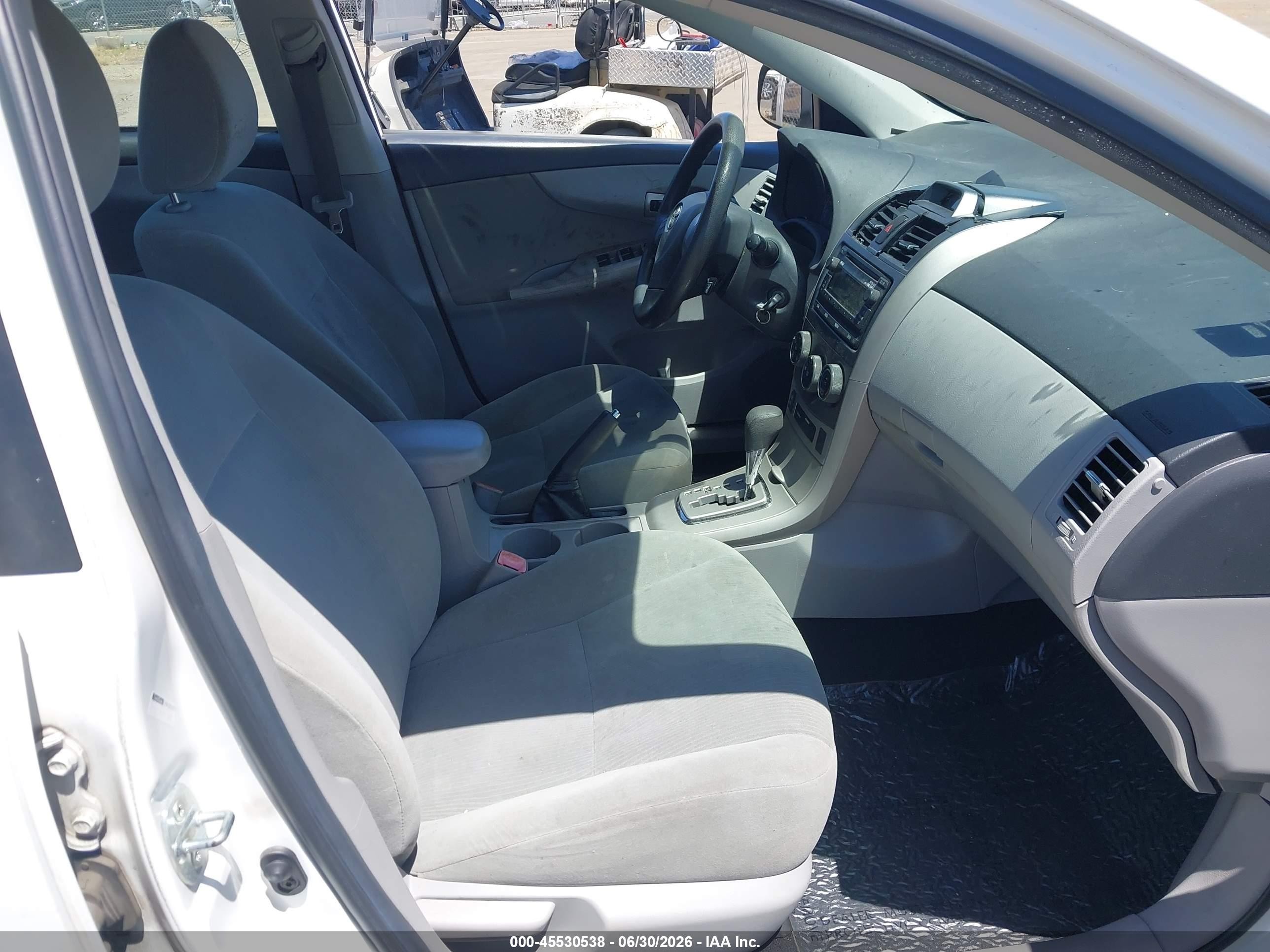 2012 Toyota Corolla Le White vin: 2T1BU4EE7CC755942