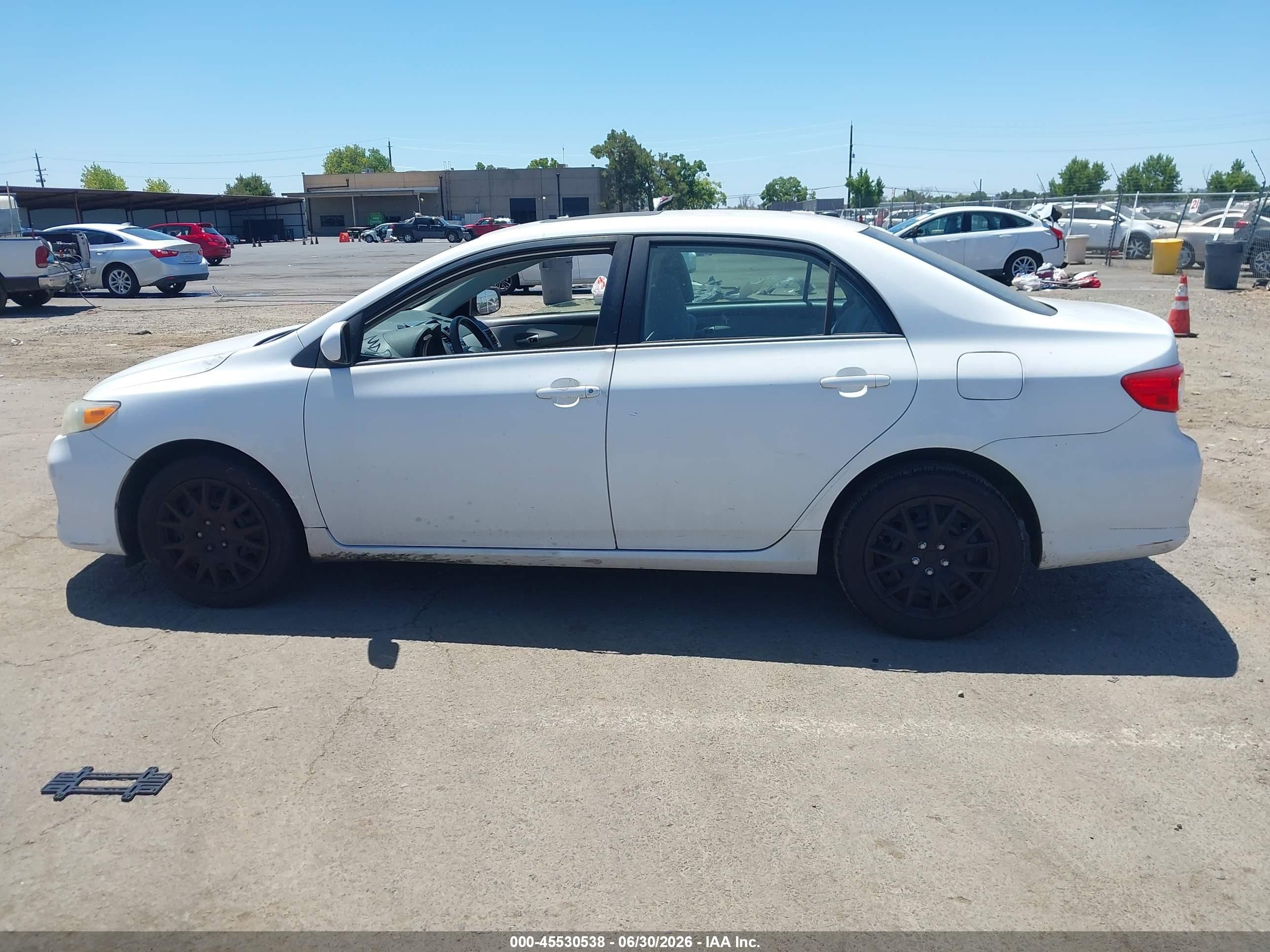 2012 Toyota Corolla Le White vin: 2T1BU4EE7CC755942