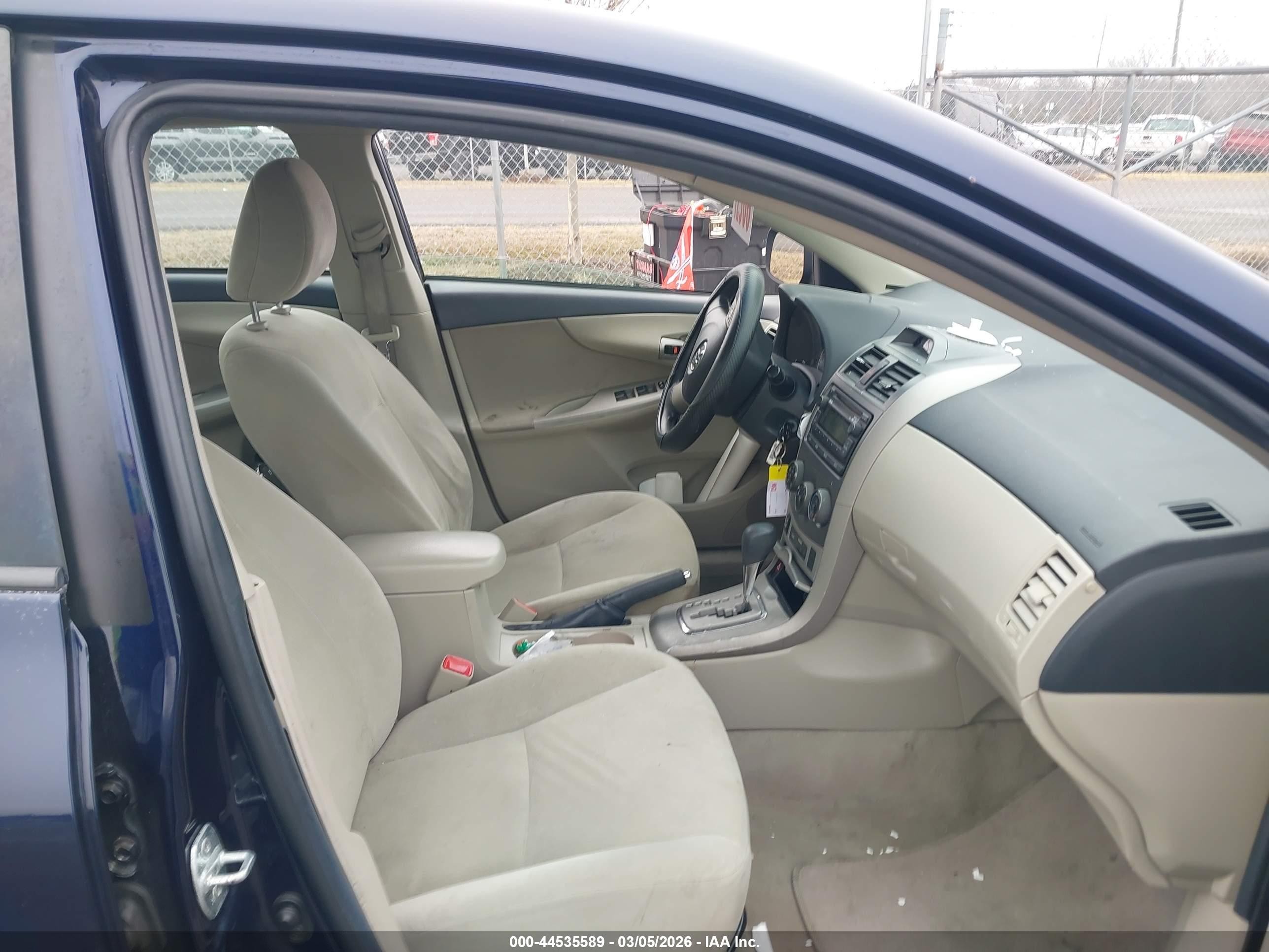2012 Toyota Corolla Le Blue vin: 2T1BU4EE7CC770537
