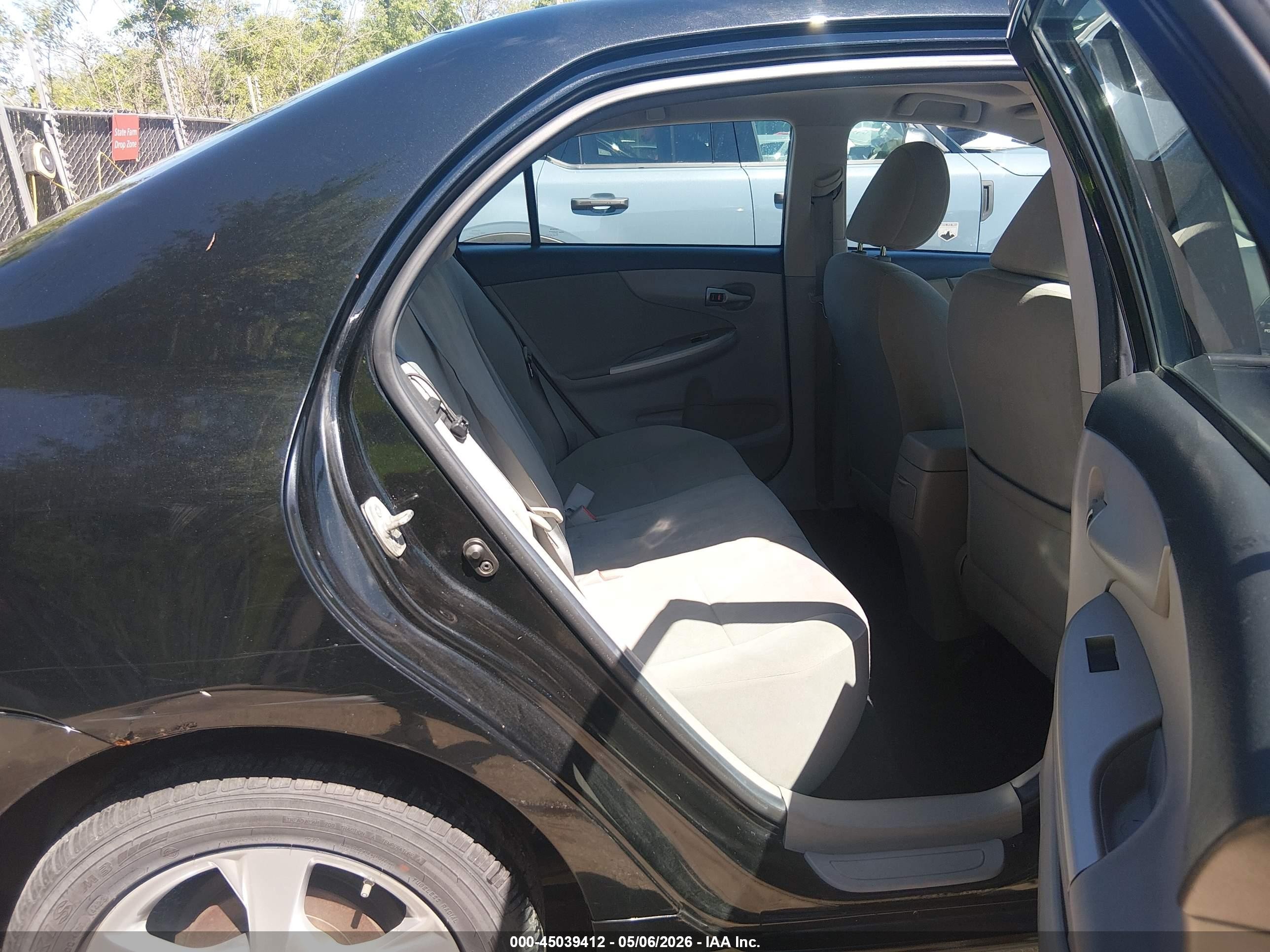 2012 Toyota Corolla Le Black vin: 2T1BU4EE7CC772563
