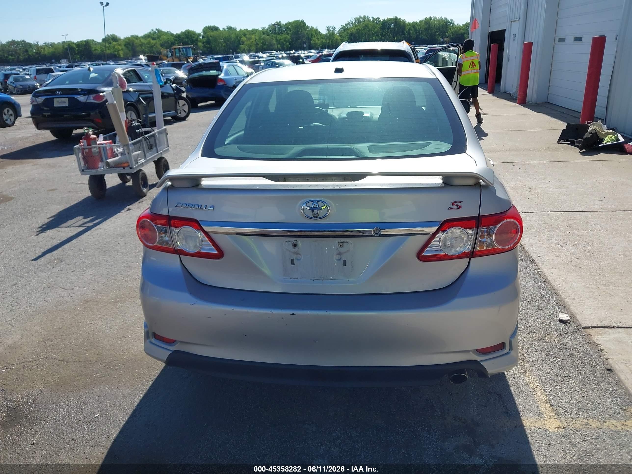 2012 Toyota Corolla S Серебряный vin: 2T1BU4EE7CC813290