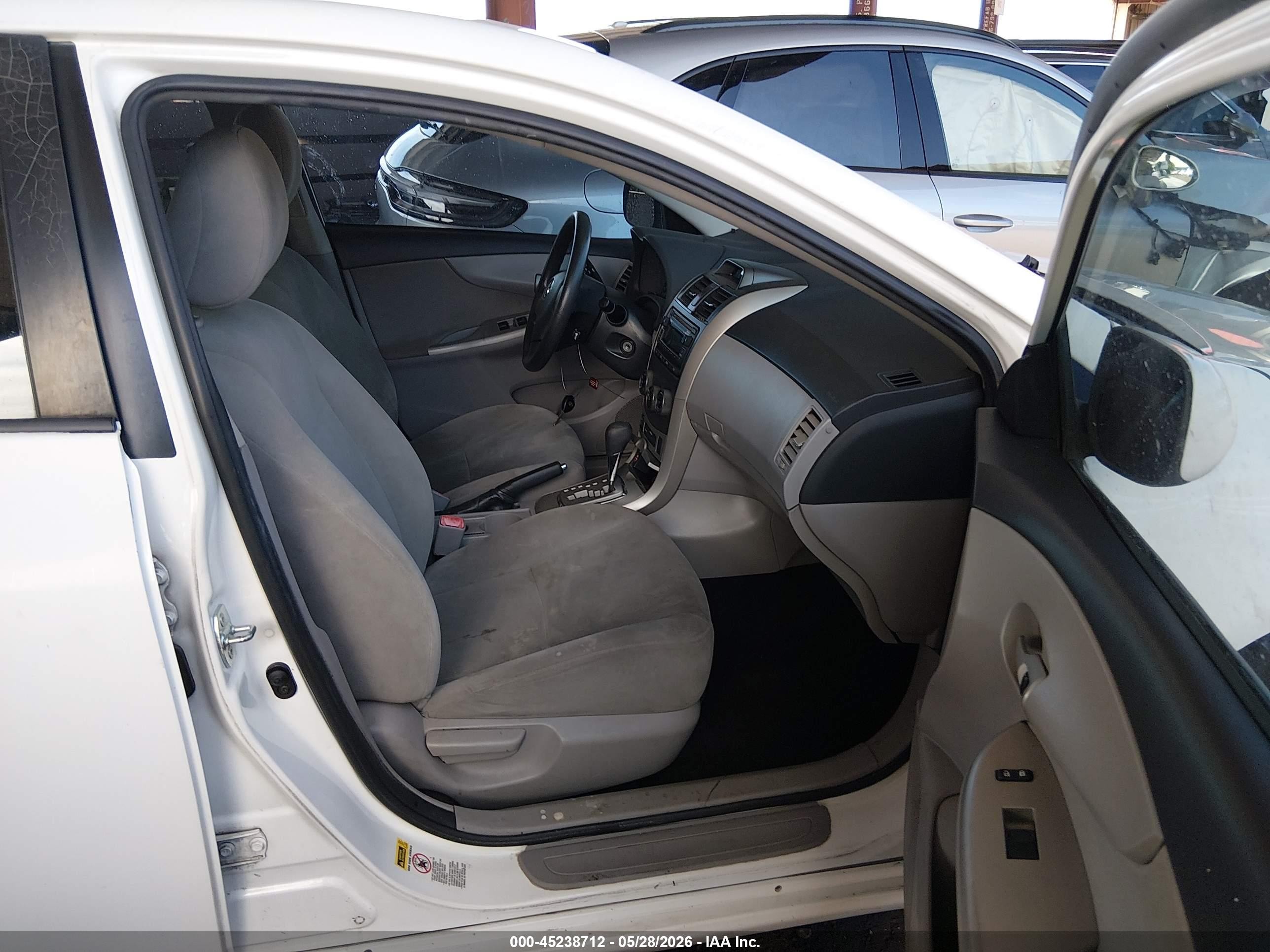 2012 Toyota Corolla Le White vin: 2T1BU4EE7CC831854