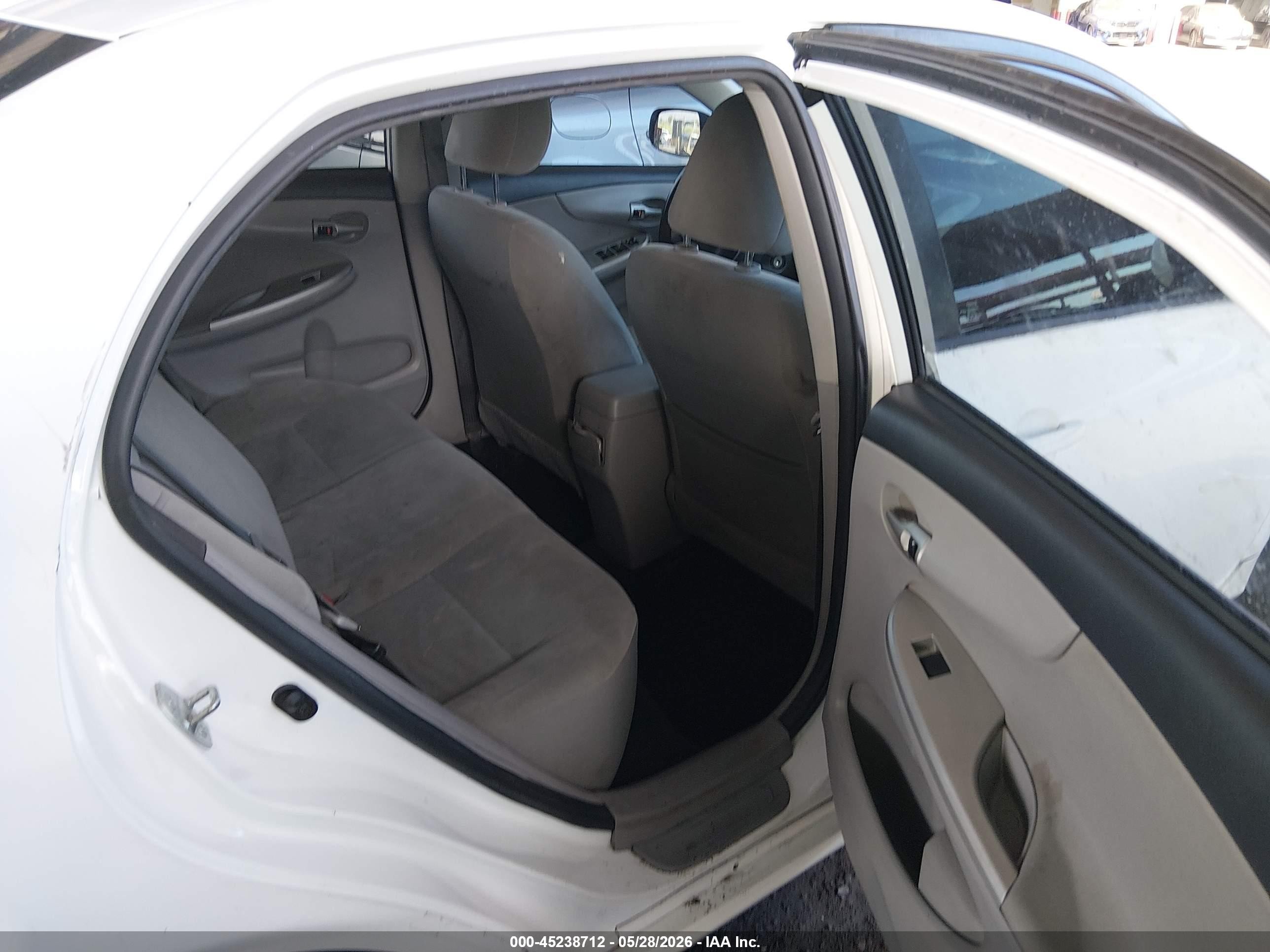 2012 Toyota Corolla Le White vin: 2T1BU4EE7CC831854