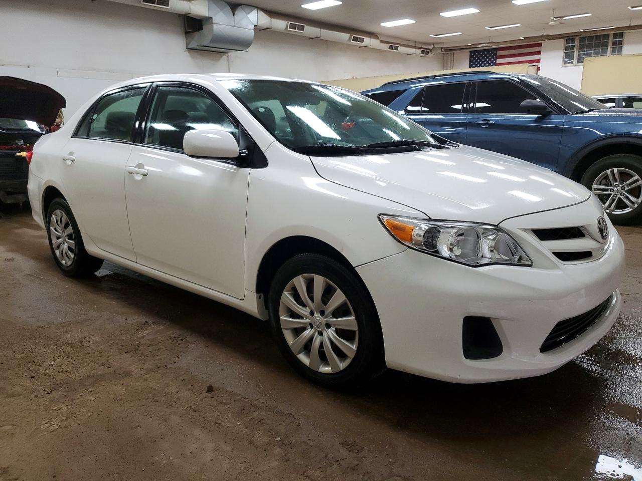 2012 Toyota Corolla Le White vin: 2T1BU4EE7CC843325