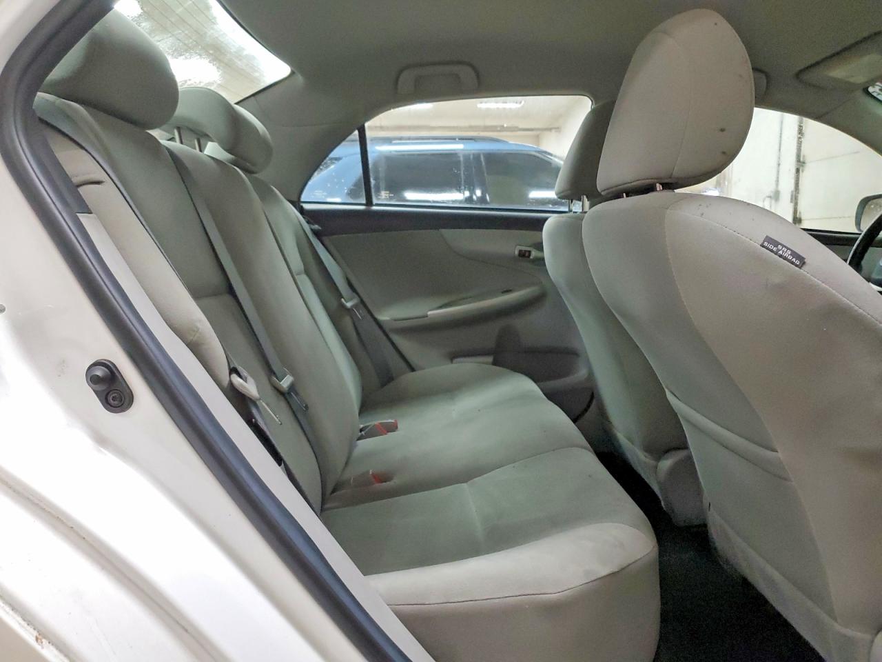 2012 Toyota Corolla Le White vin: 2T1BU4EE7CC843325