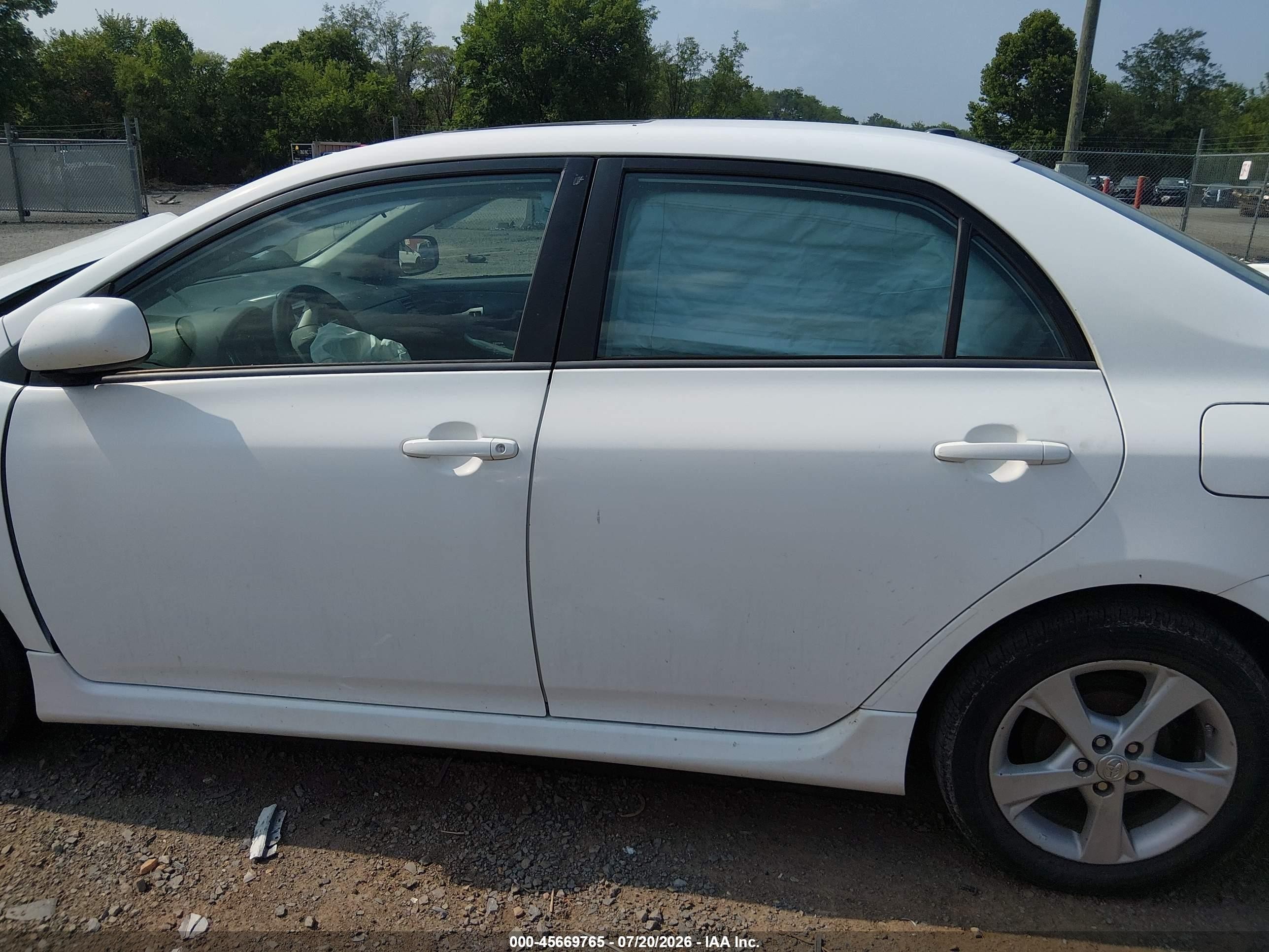 2012 Toyota Corolla S White vin: 2T1BU4EE7CC846371
