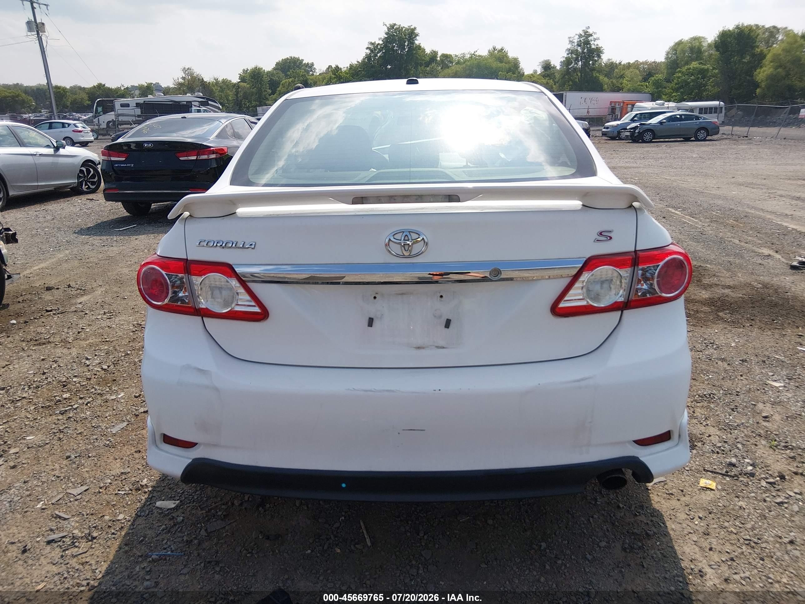2012 Toyota Corolla S White vin: 2T1BU4EE7CC846371