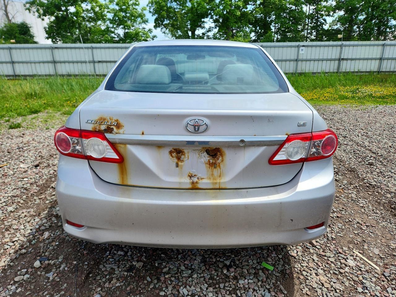 2011 Toyota Coralla Silver vin: 2T1BU4EE7CC870993