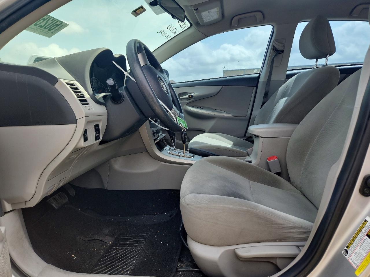 2012 Toyota Corolla Le Silver vin: 2T1BU4EE7CC872386