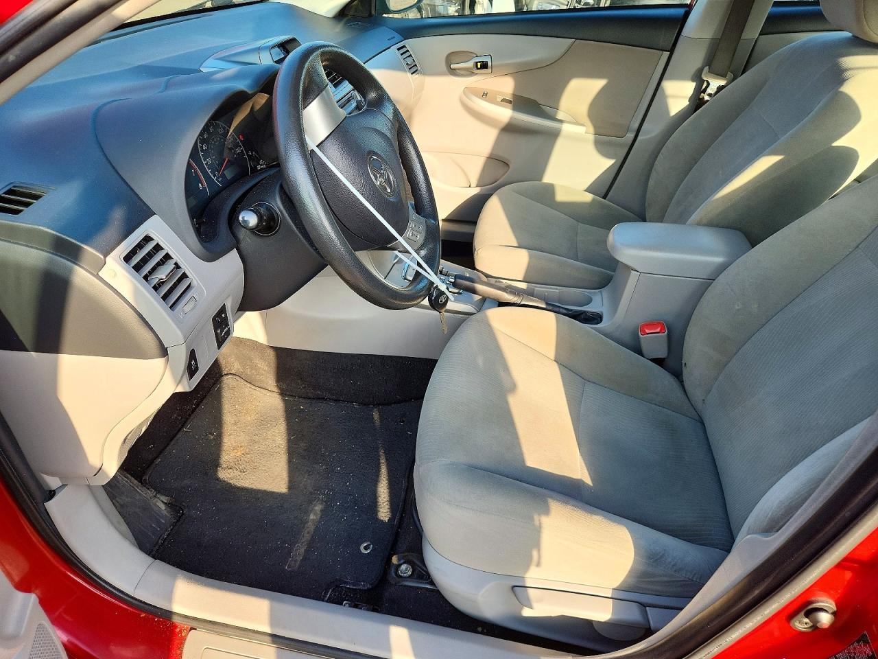 2012 Toyota Corolla Le Red vin: 2T1BU4EE7CC886501