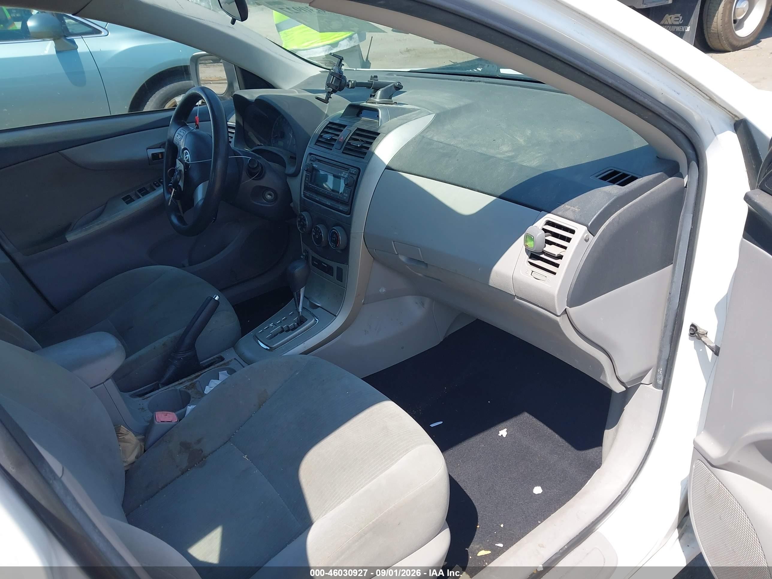 2012 Toyota Corolla Le White vin: 2T1BU4EE7CC892248