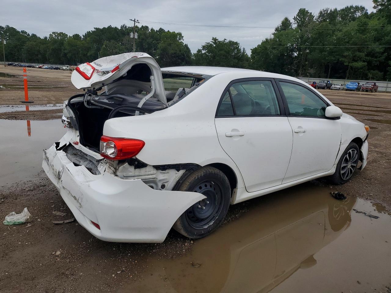 2012 Toyota Corolla White vin: 2T1BU4EE7CC896932