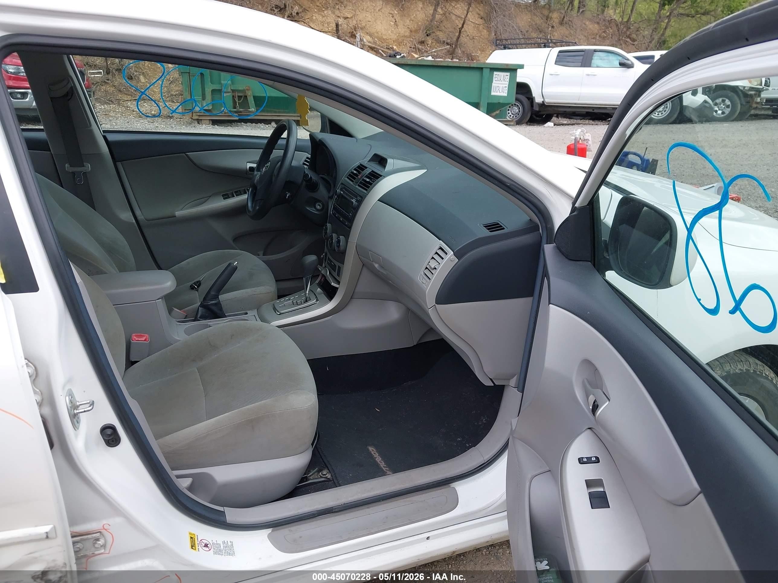 2012 Toyota Corolla Le White vin: 2T1BU4EE7CC910697