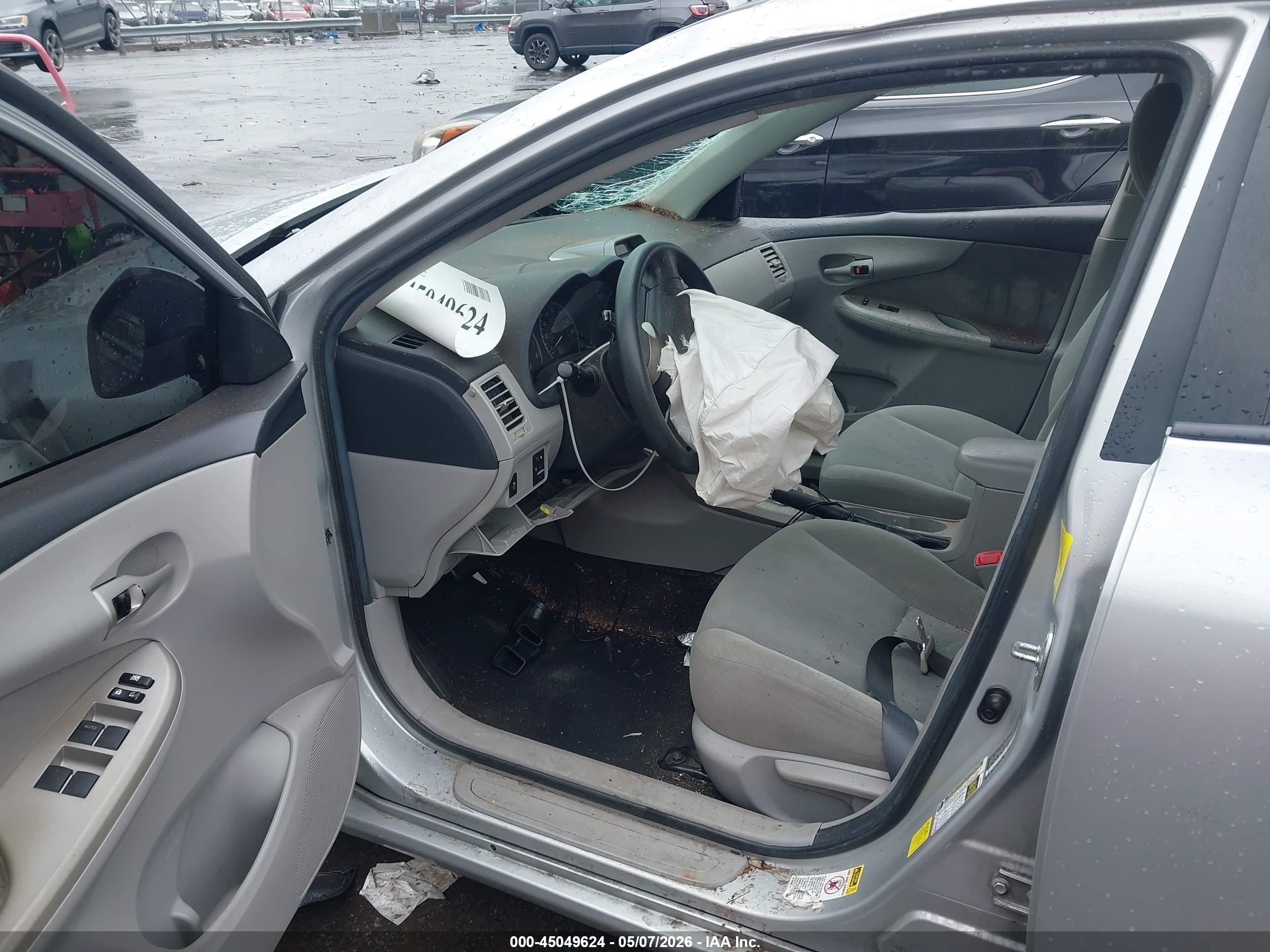 2012 Toyota Corolla Le Silver vin: 2T1BU4EE7CC917438