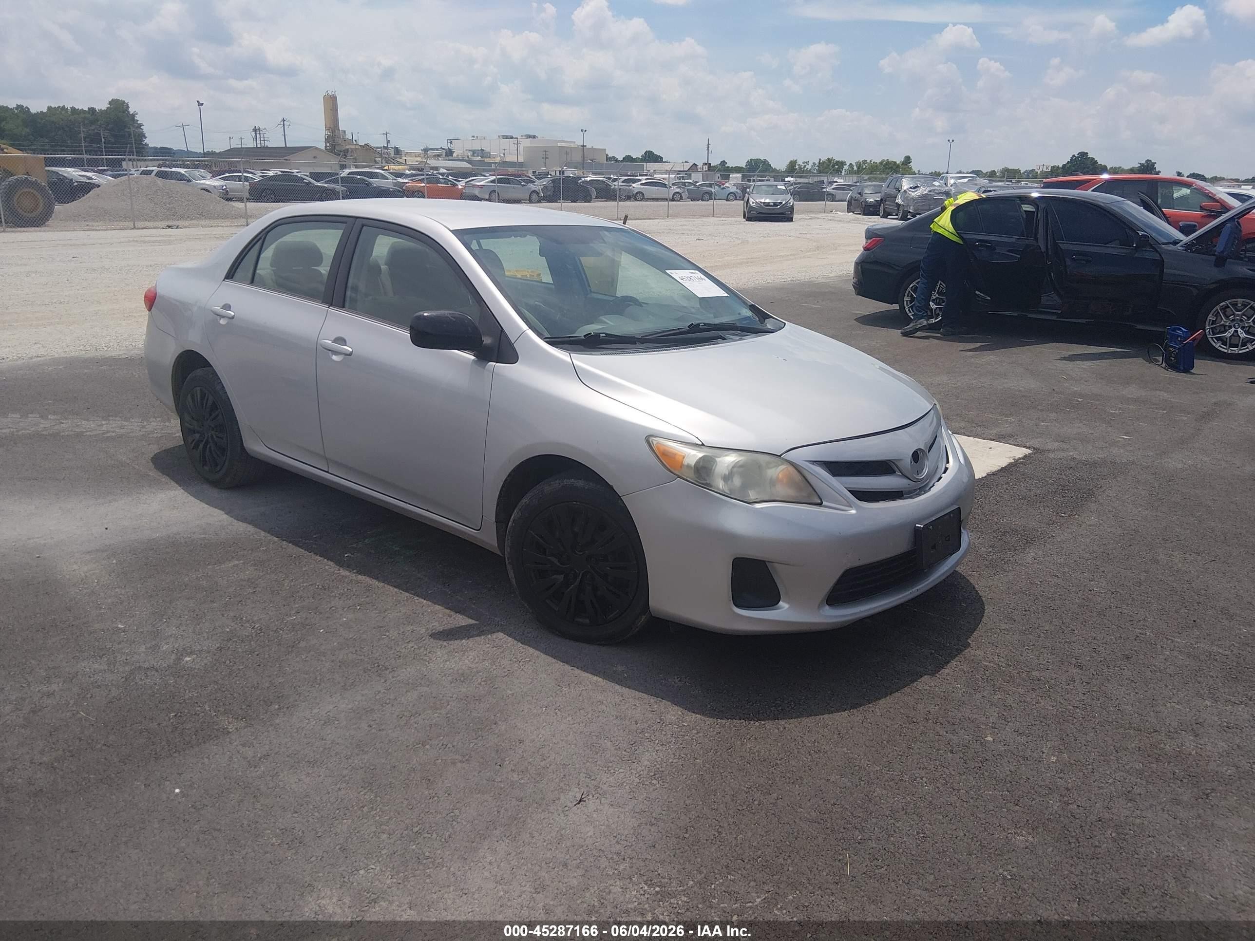 2013 Toyota Corolla Le Gray vin: 2T1BU4EE7DC008505