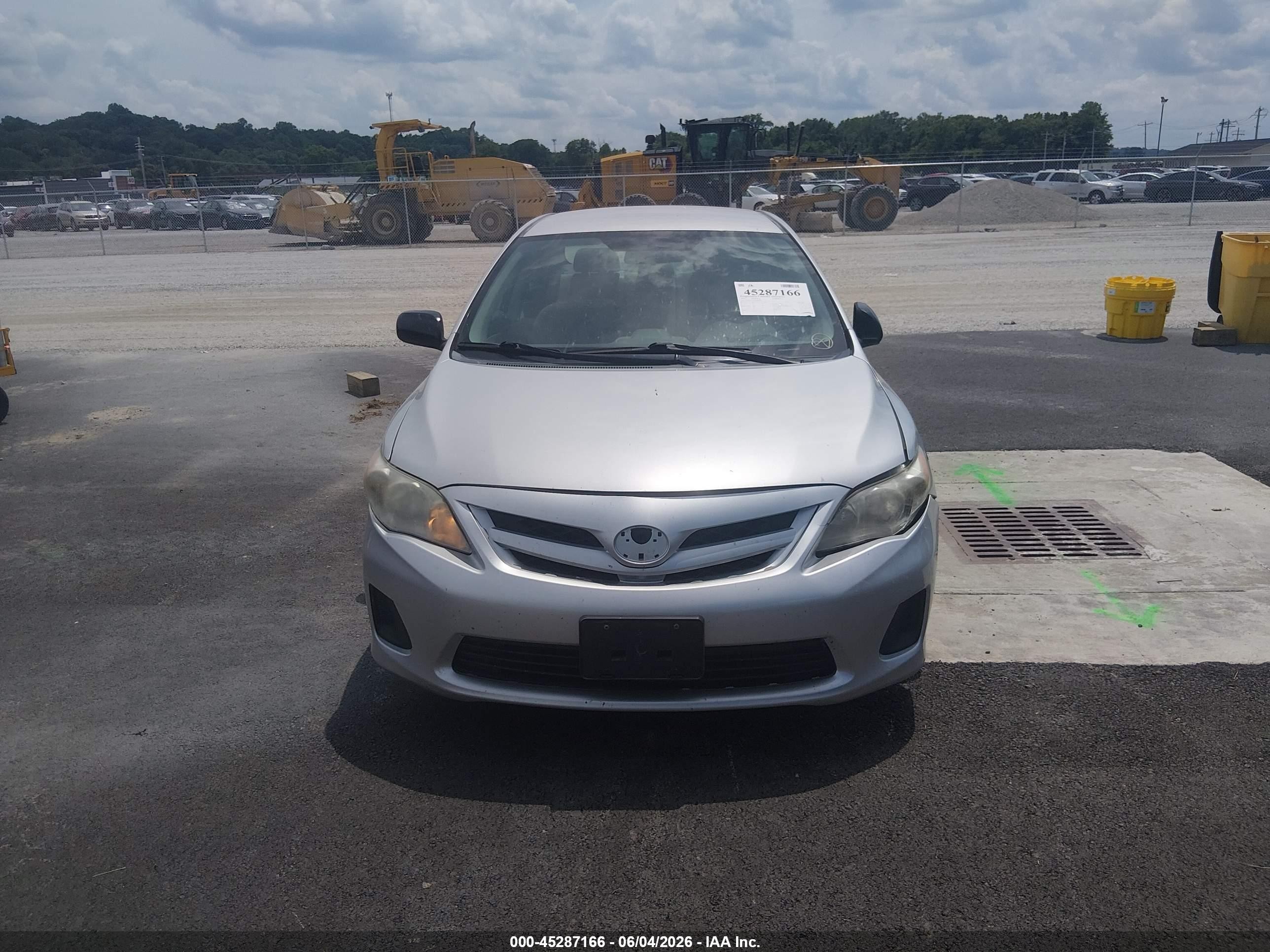 2013 Toyota Corolla Le Gray vin: 2T1BU4EE7DC008505