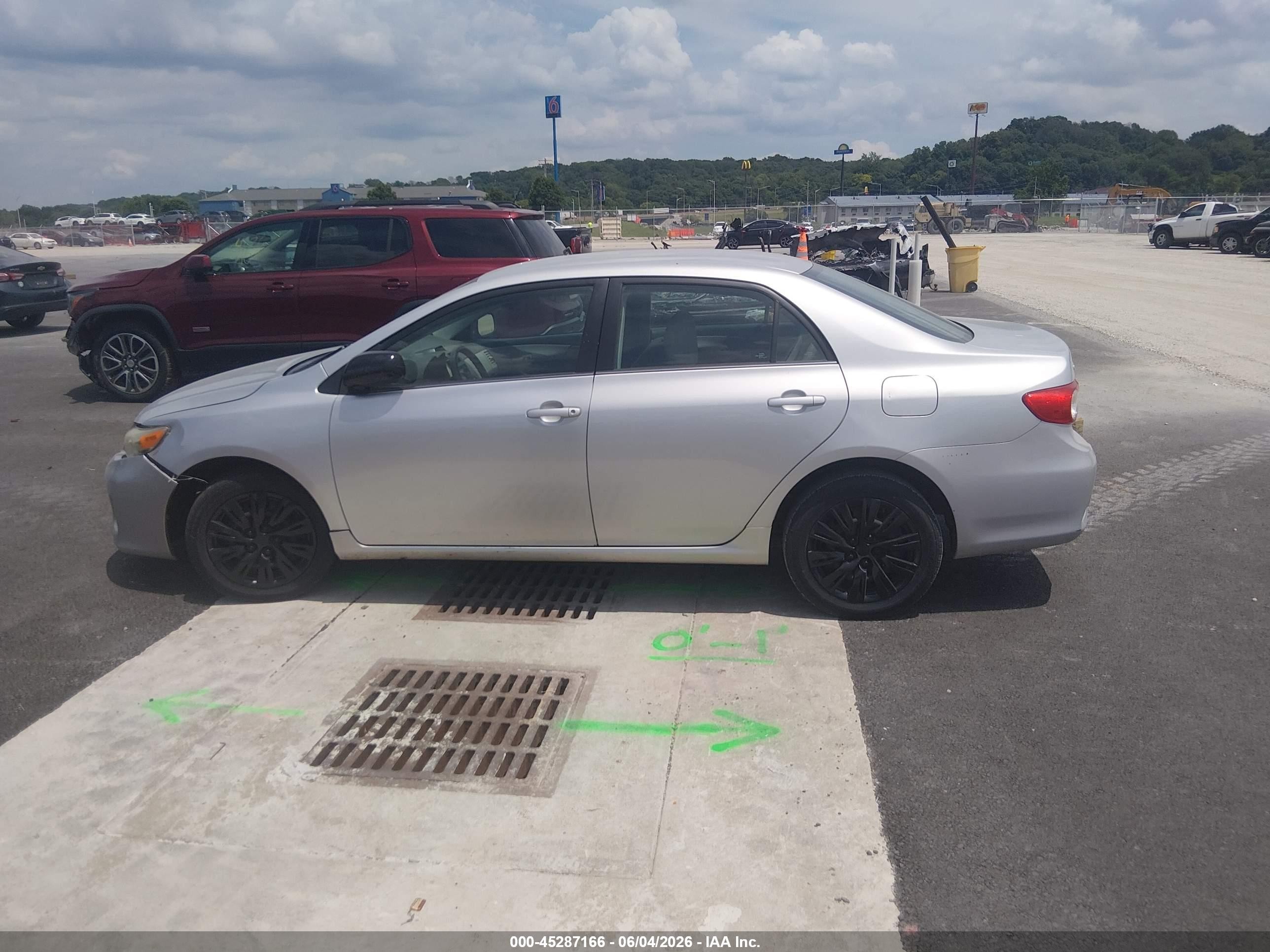 2013 Toyota Corolla Le Gray vin: 2T1BU4EE7DC008505