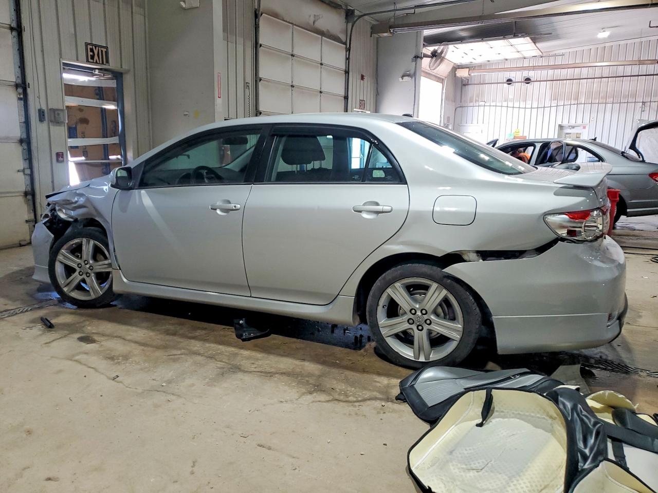 2013 Toyota Corolla S Silver vin: 2T1BU4EE7DC009525