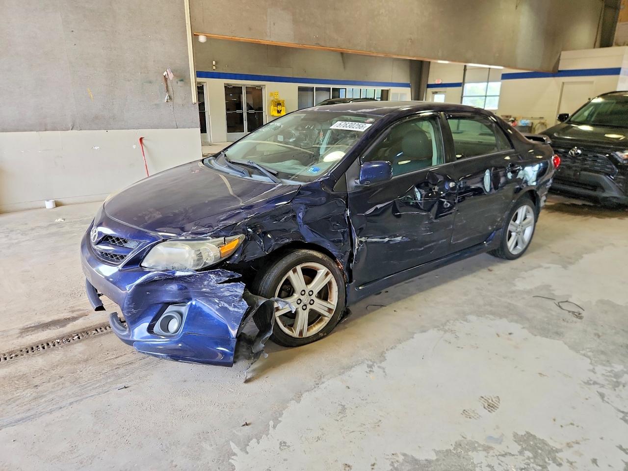 2013 Toyota Corolla Base Blue vin: 2T1BU4EE7DC018208