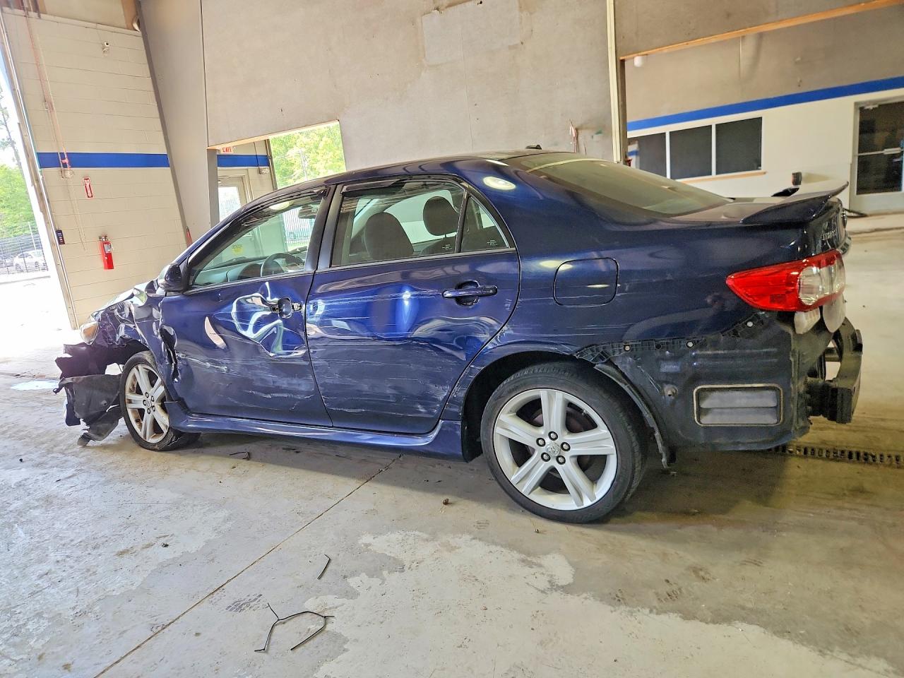 2013 Toyota Corolla Base Blue vin: 2T1BU4EE7DC018208