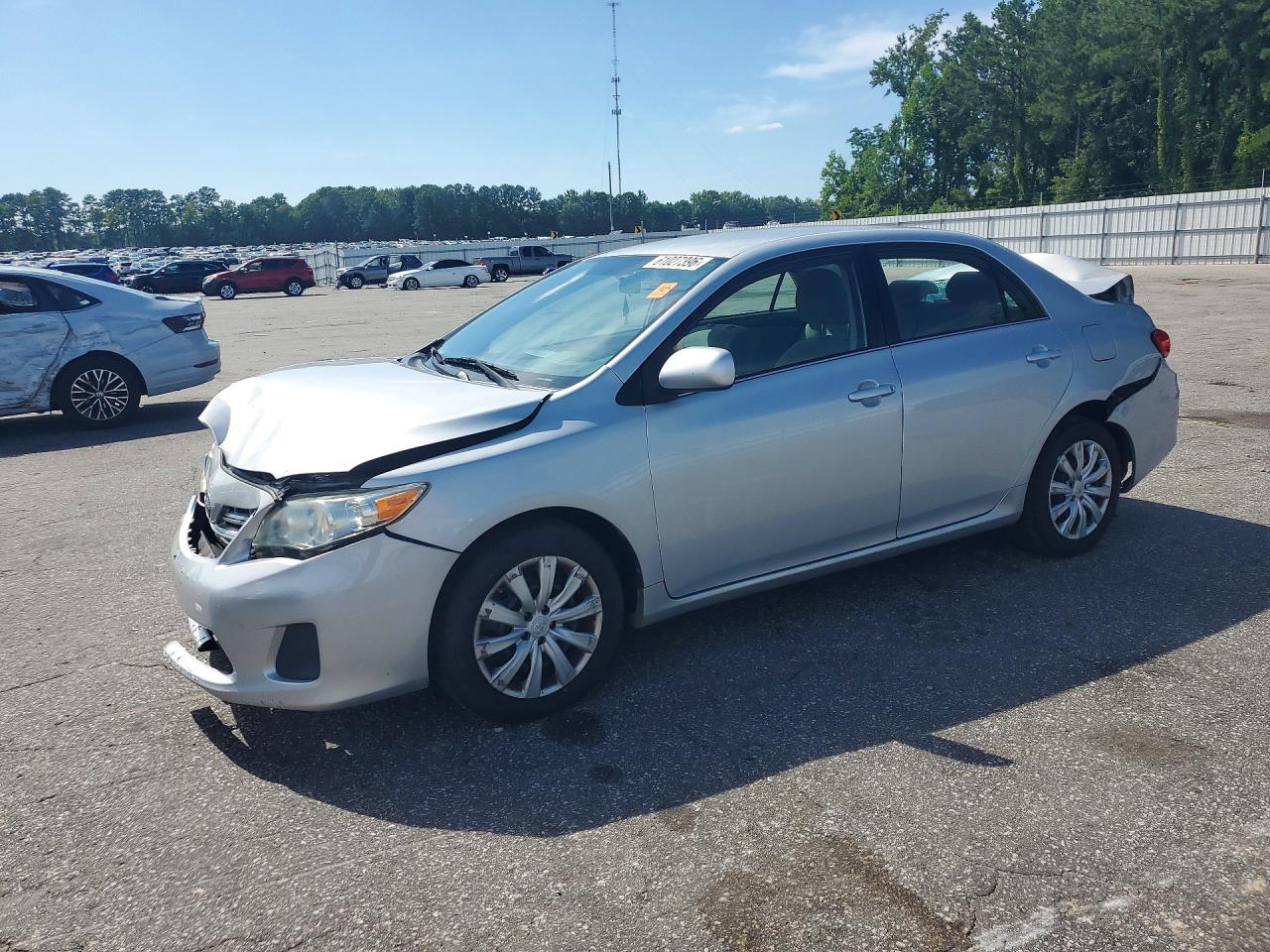 2013 Toyota Corolla Le Silver vin: 2T1BU4EE7DC019116