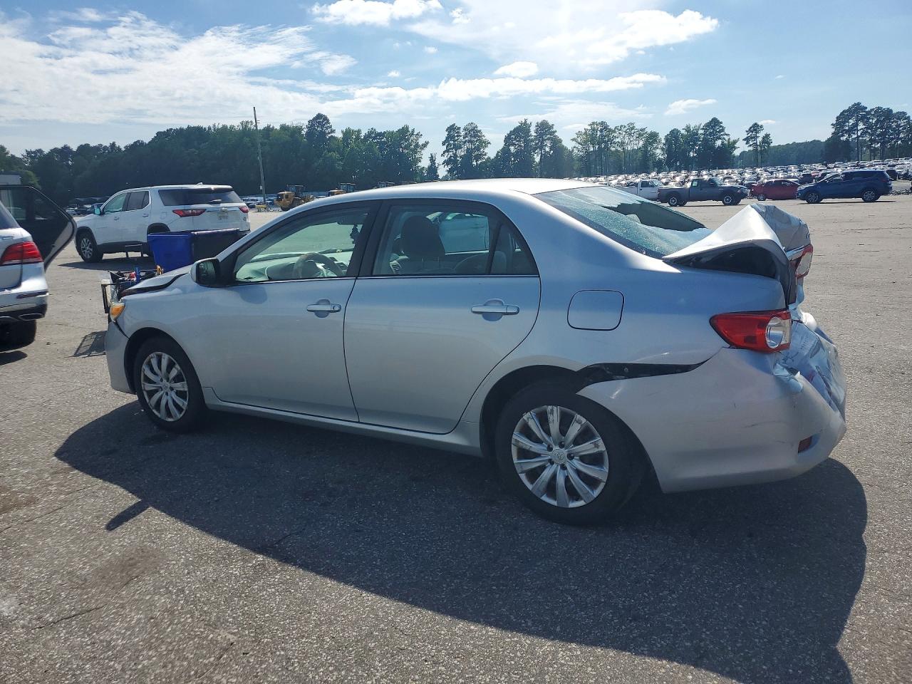 2013 Toyota Corolla Le Silver vin: 2T1BU4EE7DC019116