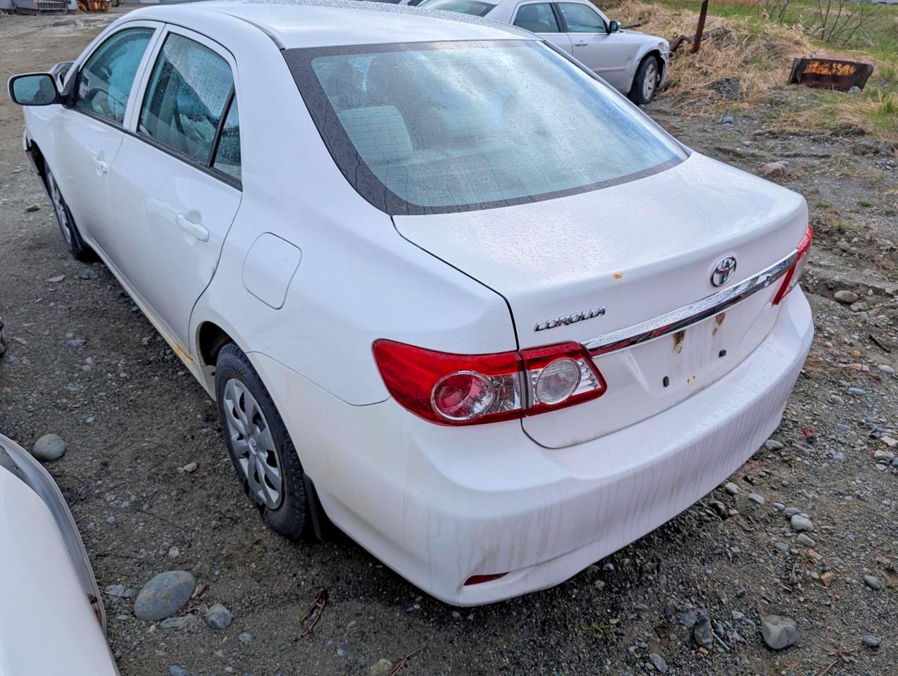 2013 Toyota Corolla L Белый vin: 2T1BU4EE7DC046414