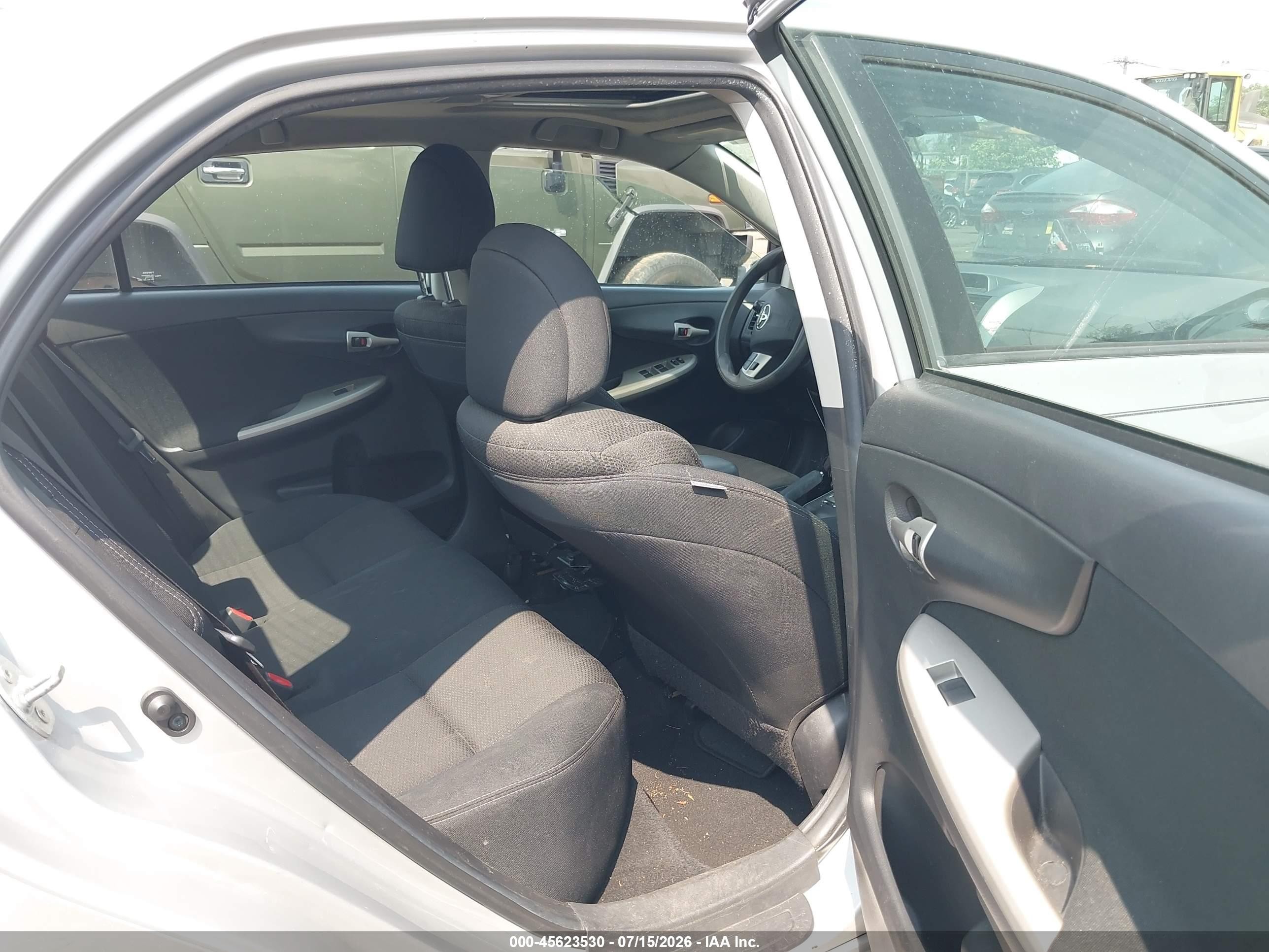 2013 Toyota Corolla S Silver vin: 2T1BU4EE7DC055694