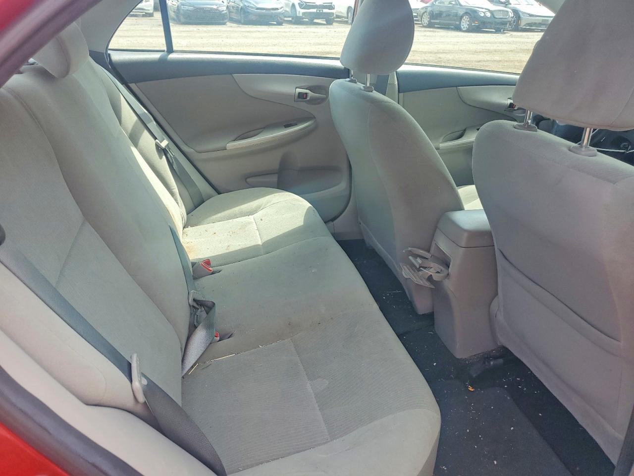 2013 Toyota Corolla Le Red vin: 2T1BU4EE7DC068090