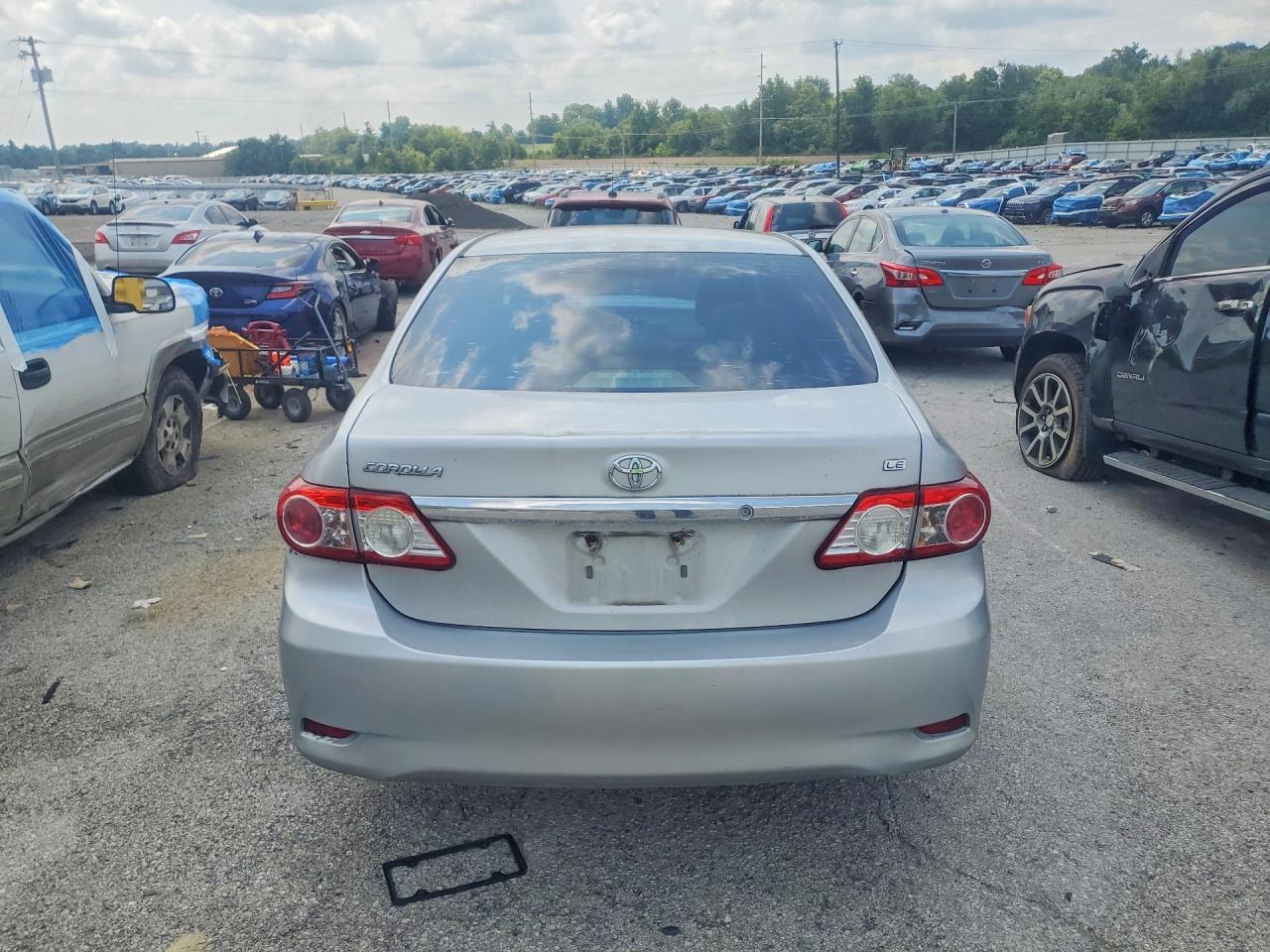 2013 Toyota Corolla Le Silver vin: 2T1BU4EE7DC076111