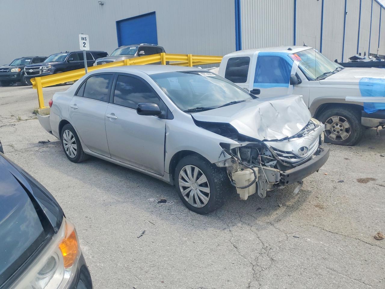 2013 Toyota Corolla Le Silver vin: 2T1BU4EE7DC076111